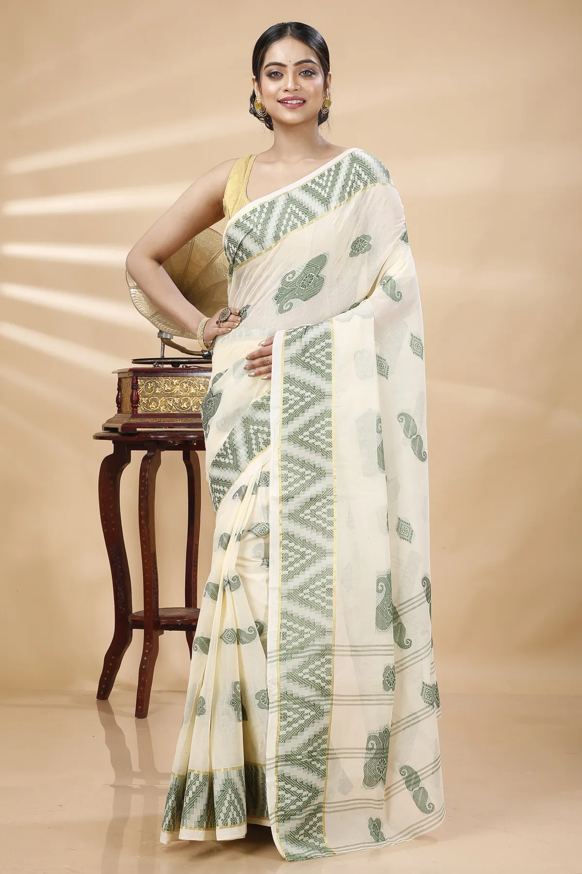 DipDiya Pure Cotton White Green Gargi Classic Bengali Tant Sarees