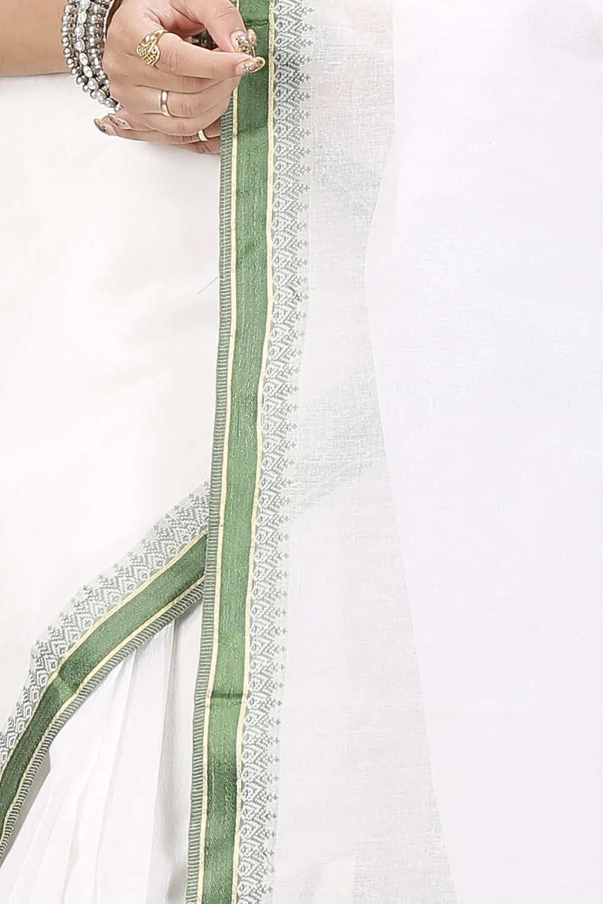 DipDiya Pure Cotton White Green Subra Tradition in Every Thread Tant Sarees