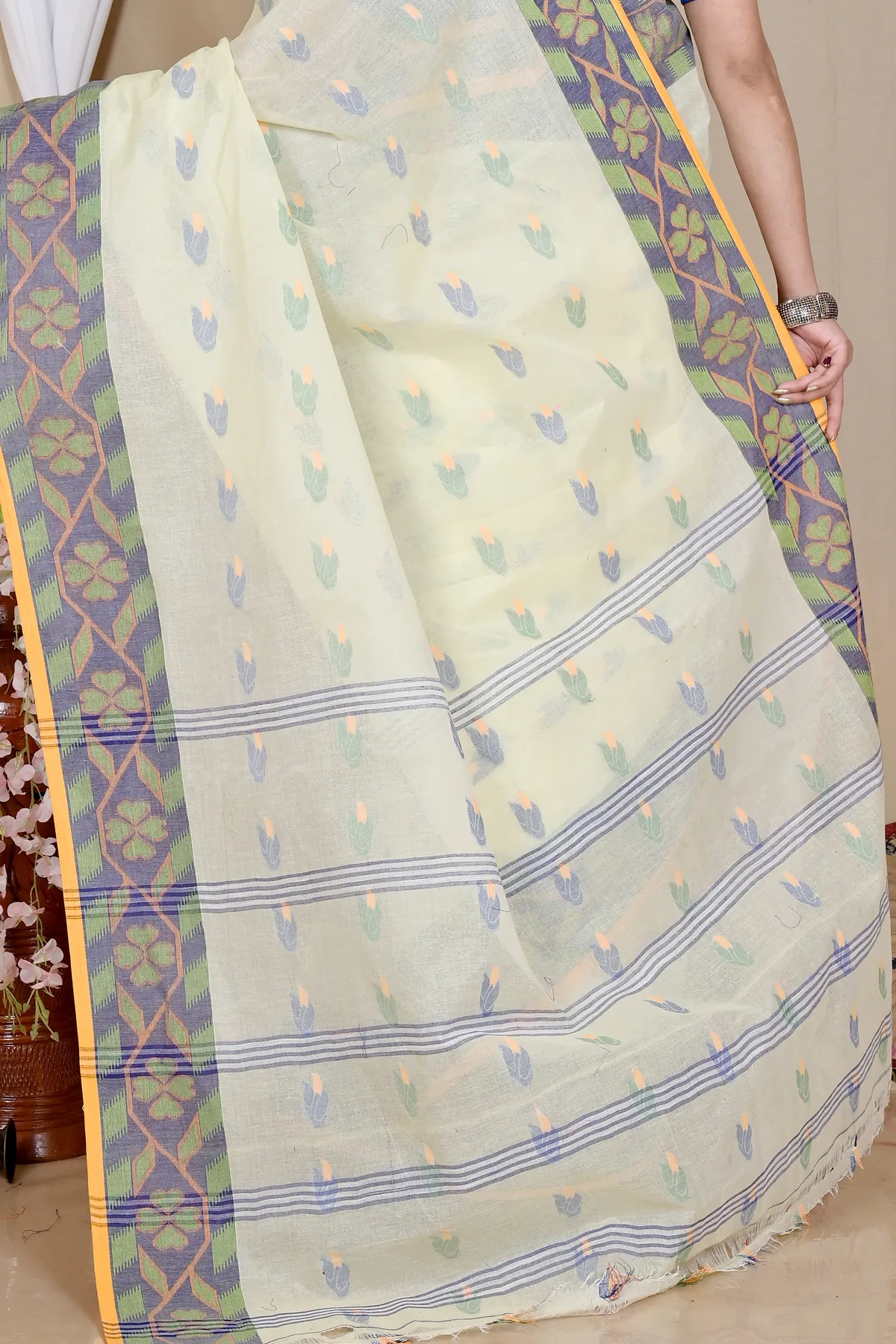 DipDiya Pure Cotton White Komtai Crafted by Artisans Tant Sarees