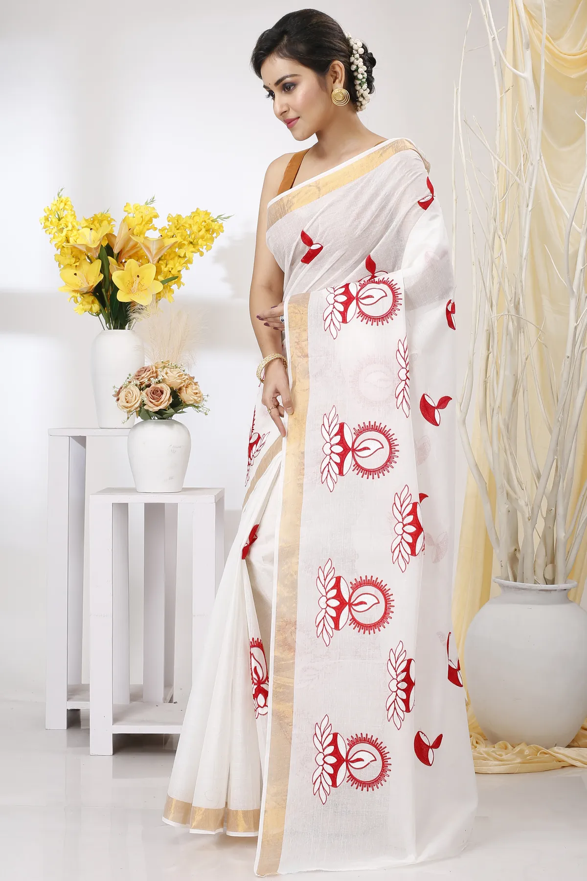 DipDiya Pure Cotton White Leo Timeless Bengal Embroidery Tant Sarees