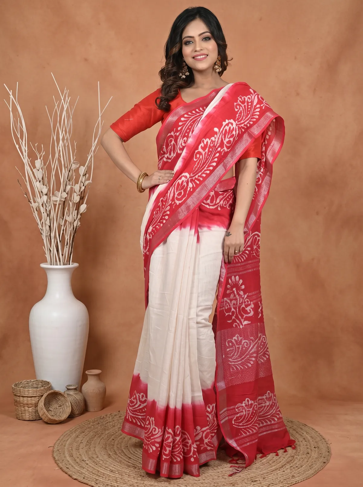 DipDiya Pure Cotton White Pink Batikato Classic Bengali Batik Print Sarees