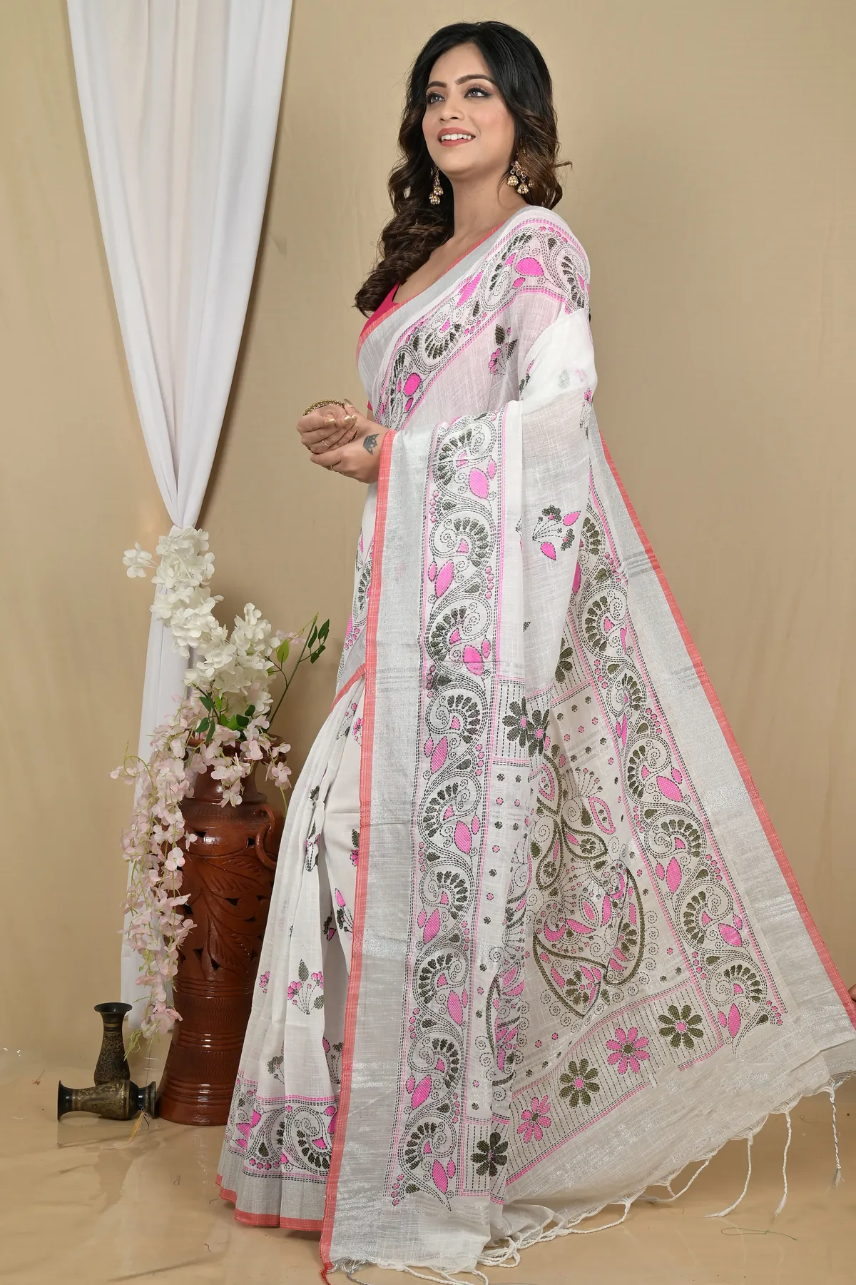 DipDiya Pure Cotton White Pink Hiral Artisan Crafted Printed Handloom Sarees