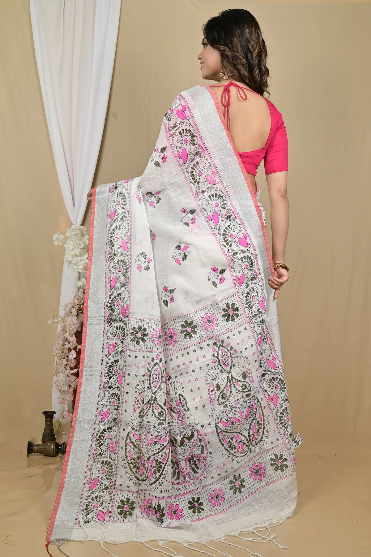 DipDiya Pure Cotton White Pink Hiral Artisan Crafted Printed Handloom Sarees