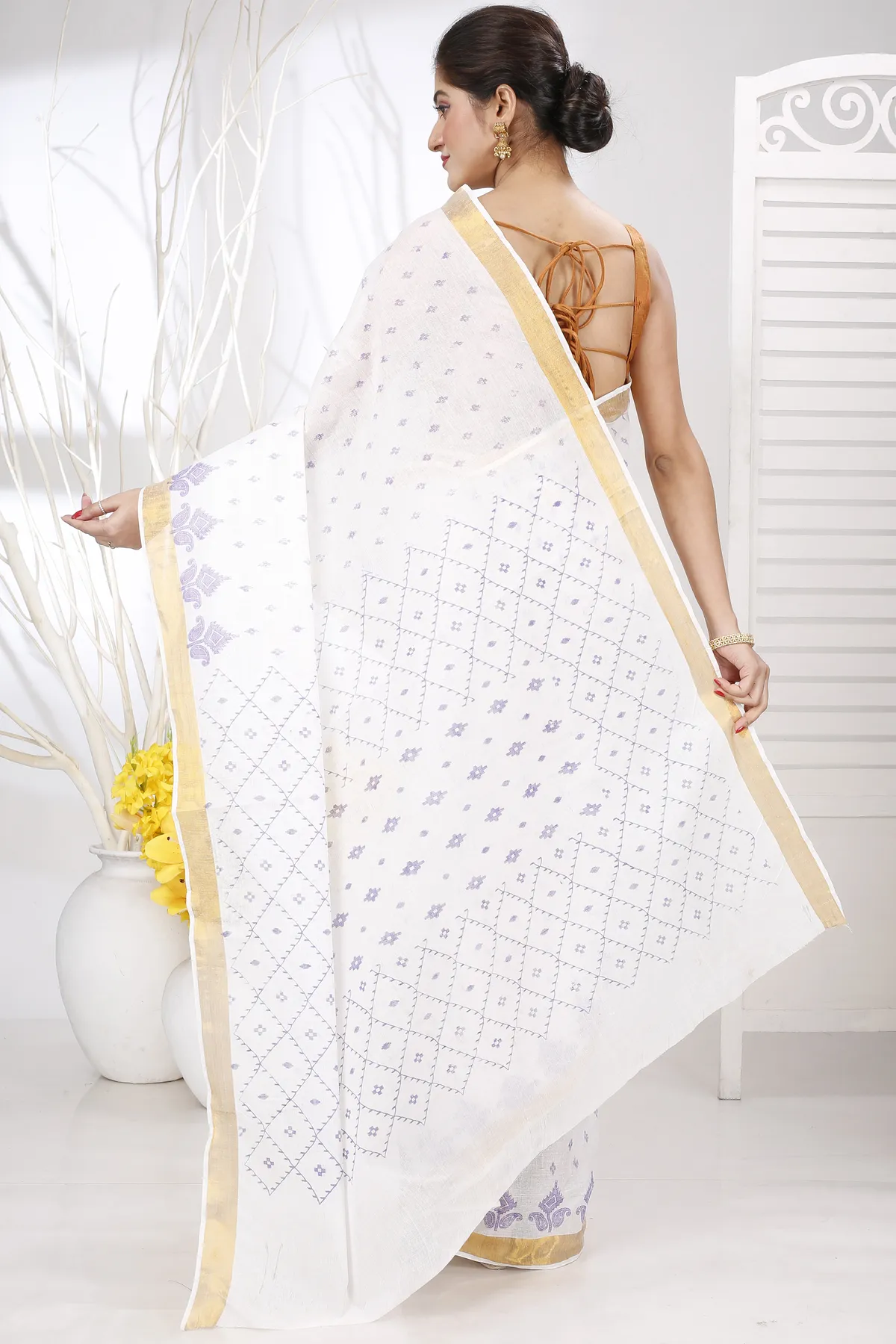 DipDiya Pure Cotton White Purpel Ekant Print Classic Grace Printed Tant Sarees