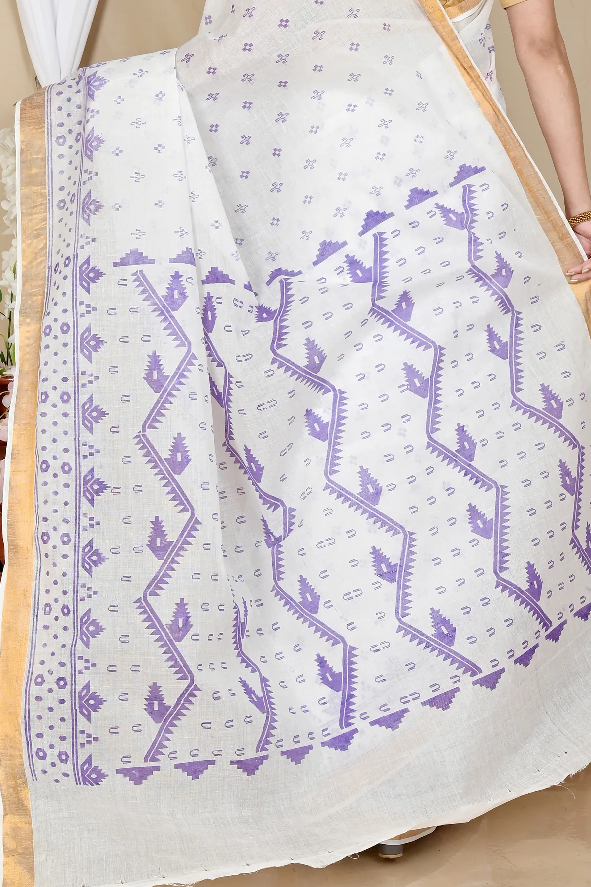 DipDiya Pure Cotton White Purple Ekta Print Crafted by Artisans Printed Tant Sarees