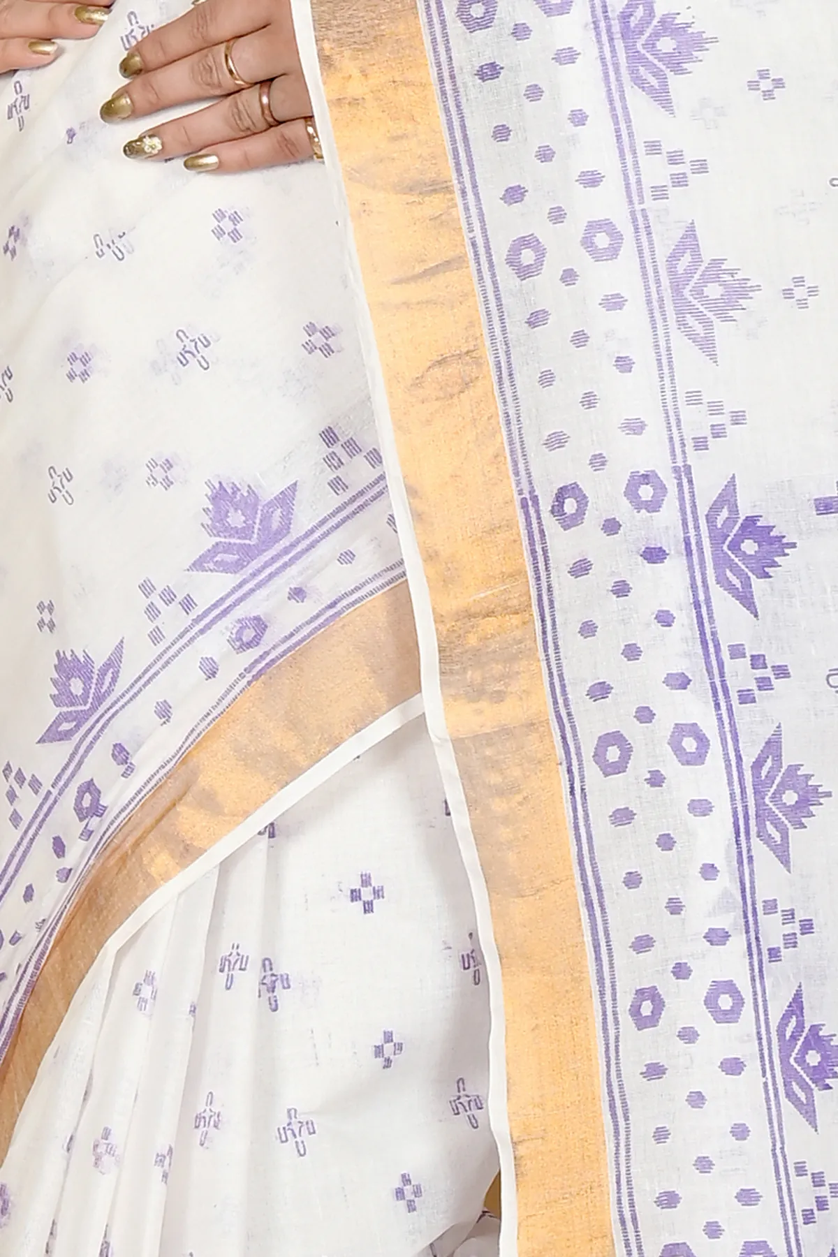DipDiya Pure Cotton White Purple Ekta Print Crafted by Artisans Printed Tant Sarees