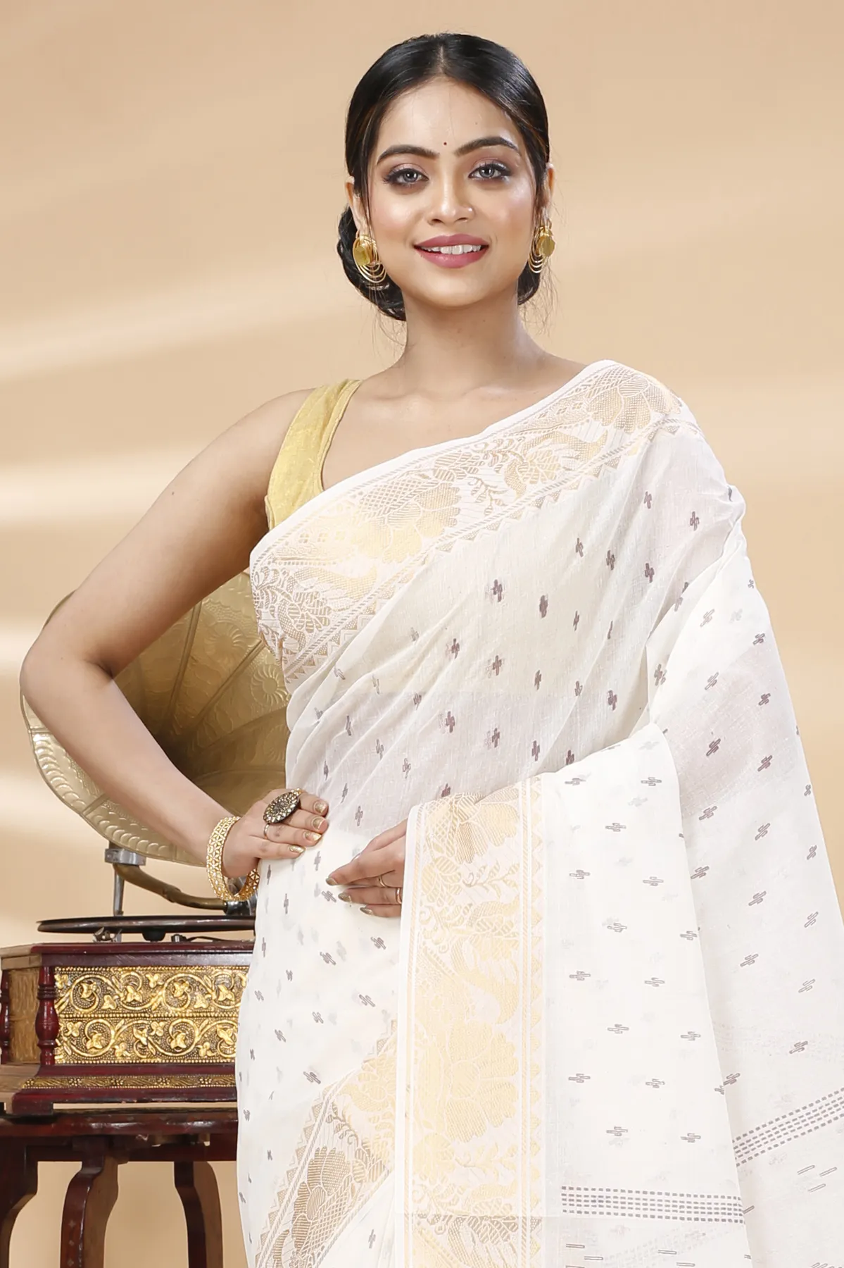 DipDiya Pure Cotton White Purvi Grace of Bengal Printed Tant Sarees