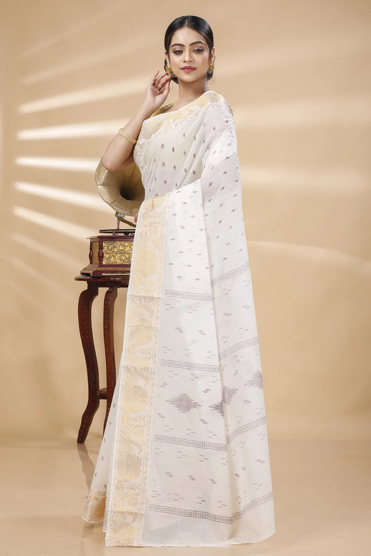 DipDiya Pure Cotton White Purvi Grace of Bengal Printed Tant Sarees