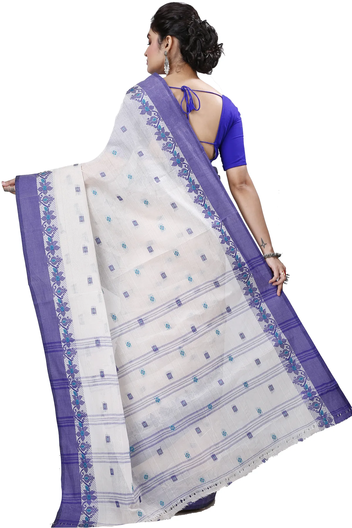 DipDiya Pure Cotton White Ramala Tradition in Every Thread Tant Sarees
