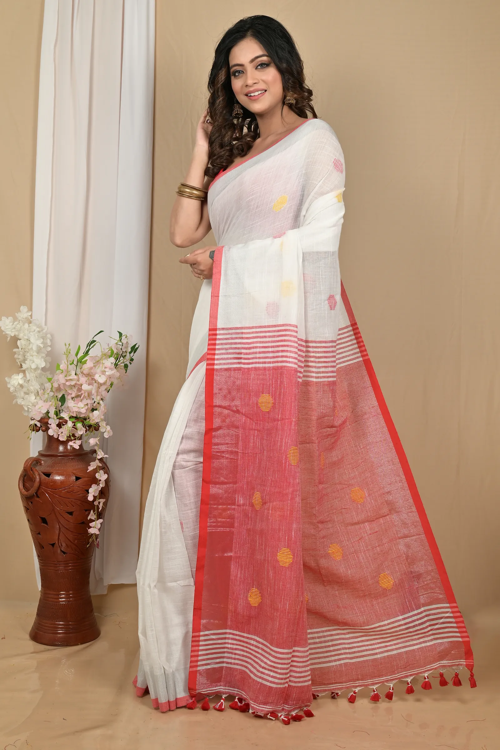DipDiya Pure Cotton White Red Achkol Woven with Tradition Handloom Sarees