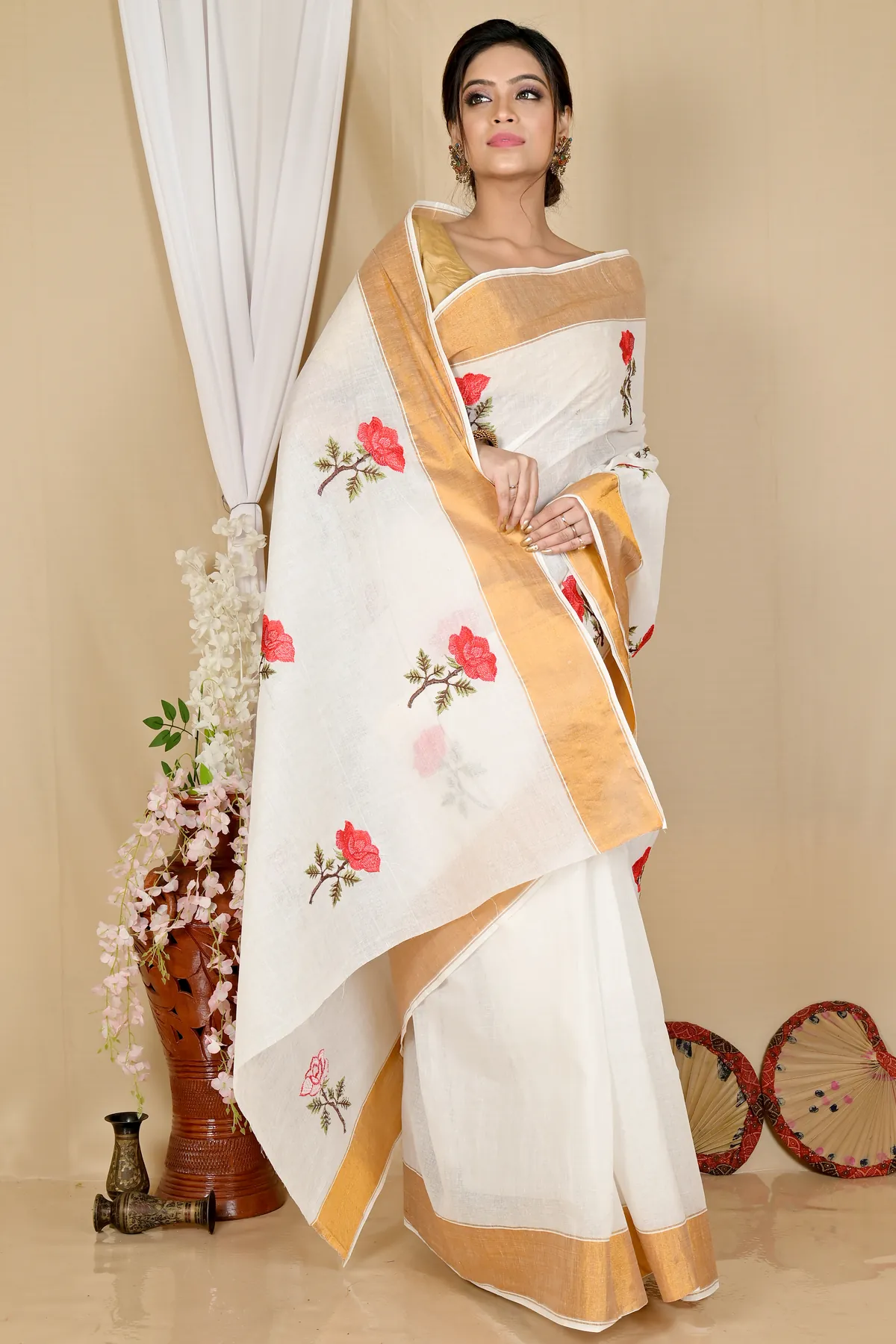 DipDiya Pure Cotton White Red Askiti Classic Bengali Embroidery Tant Sarees