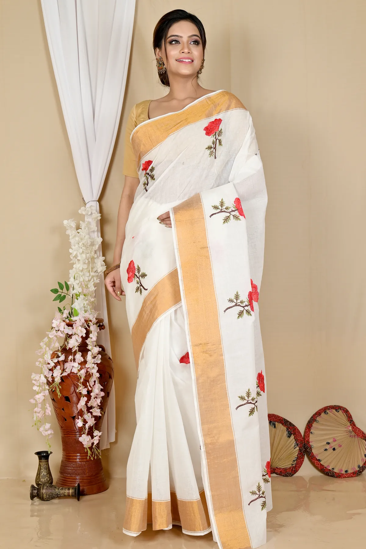 DipDiya Pure Cotton White Red Askiti Classic Bengali Embroidery Tant Sarees