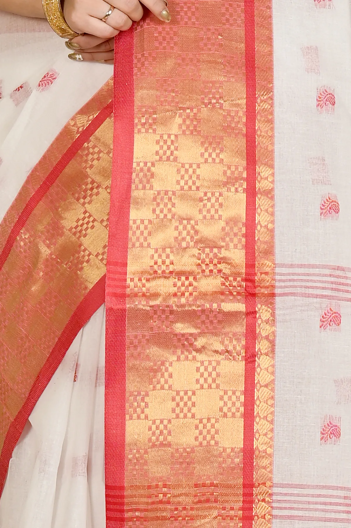 DipDiya Pure Cotton White Red Atula Handcrafted Elegance Tant Sarees