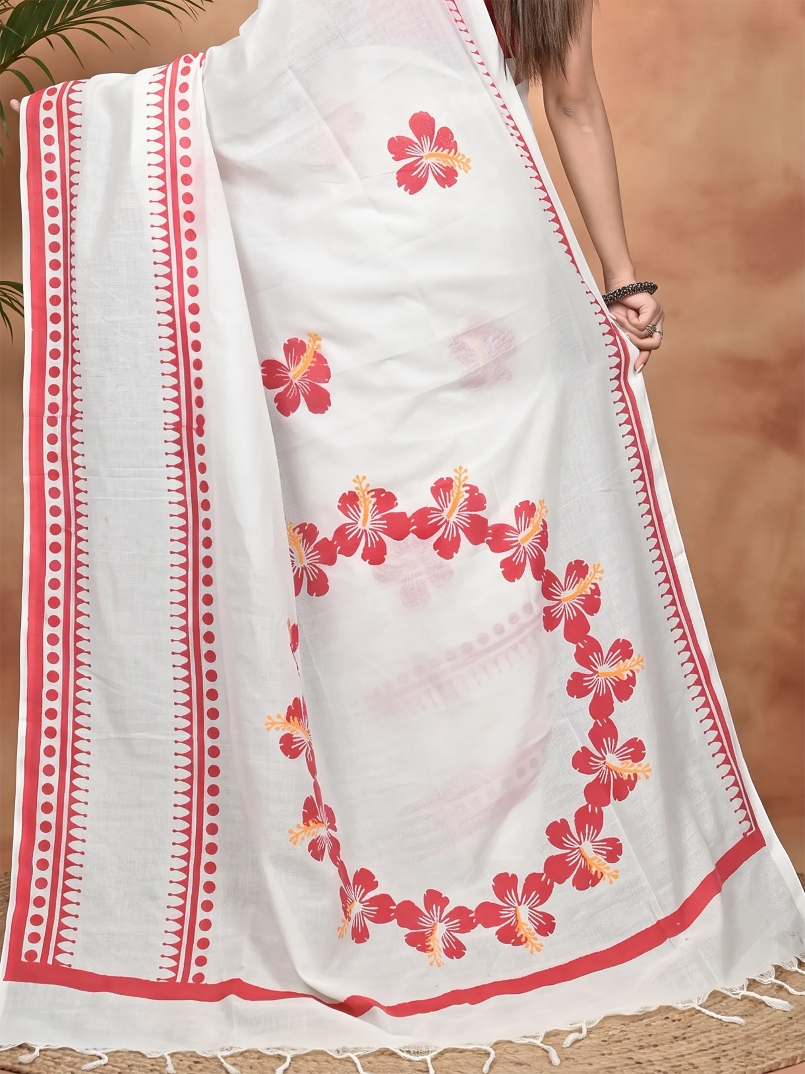 DipDiya Pure Cotton White Red Borma Crafted by Artisans Handloom Sarees