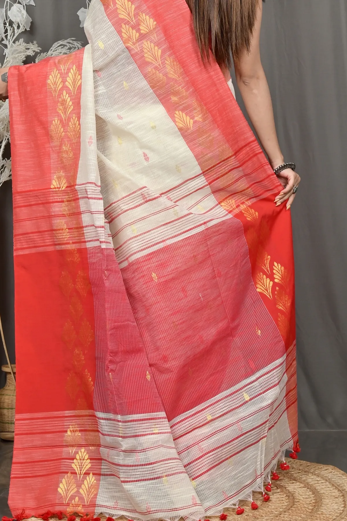 DipDiya Pure Cotton White Red Borma Heritage of Bengali Handloom Sarees