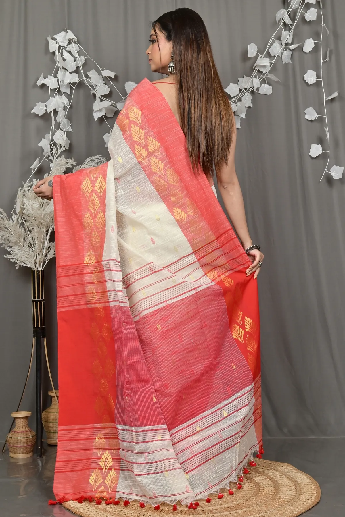 DipDiya Pure Cotton White Red Borma Heritage of Bengali Handloom Sarees