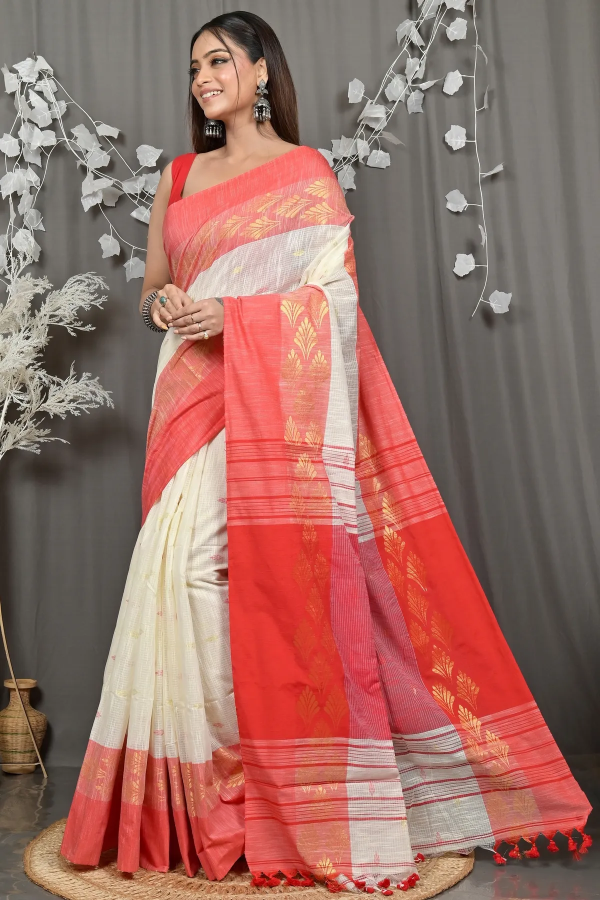 DipDiya Pure Cotton White Red Borma Heritage of Bengali Handloom Sarees