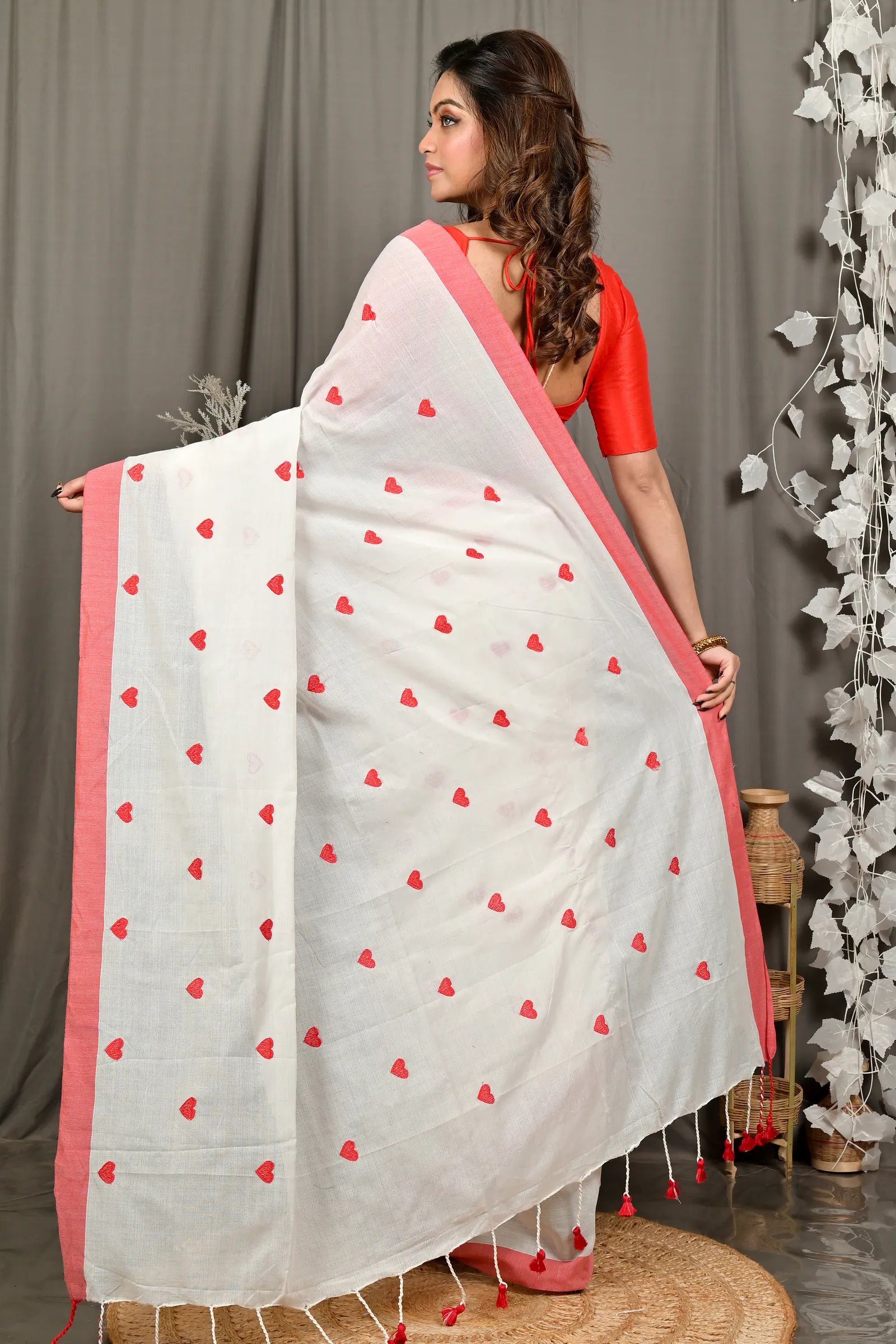 DipDiya Pure Cotton White Red Dhrli Artisan Crafted Embroidery Handloom sarees