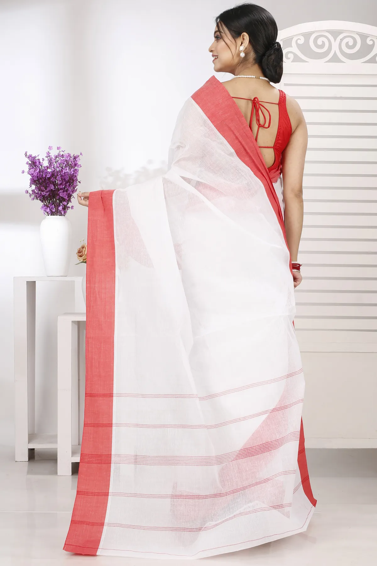 DipDiya Pure Cotton White Red Elu Than Bengal’s Legacy Tant Sarees