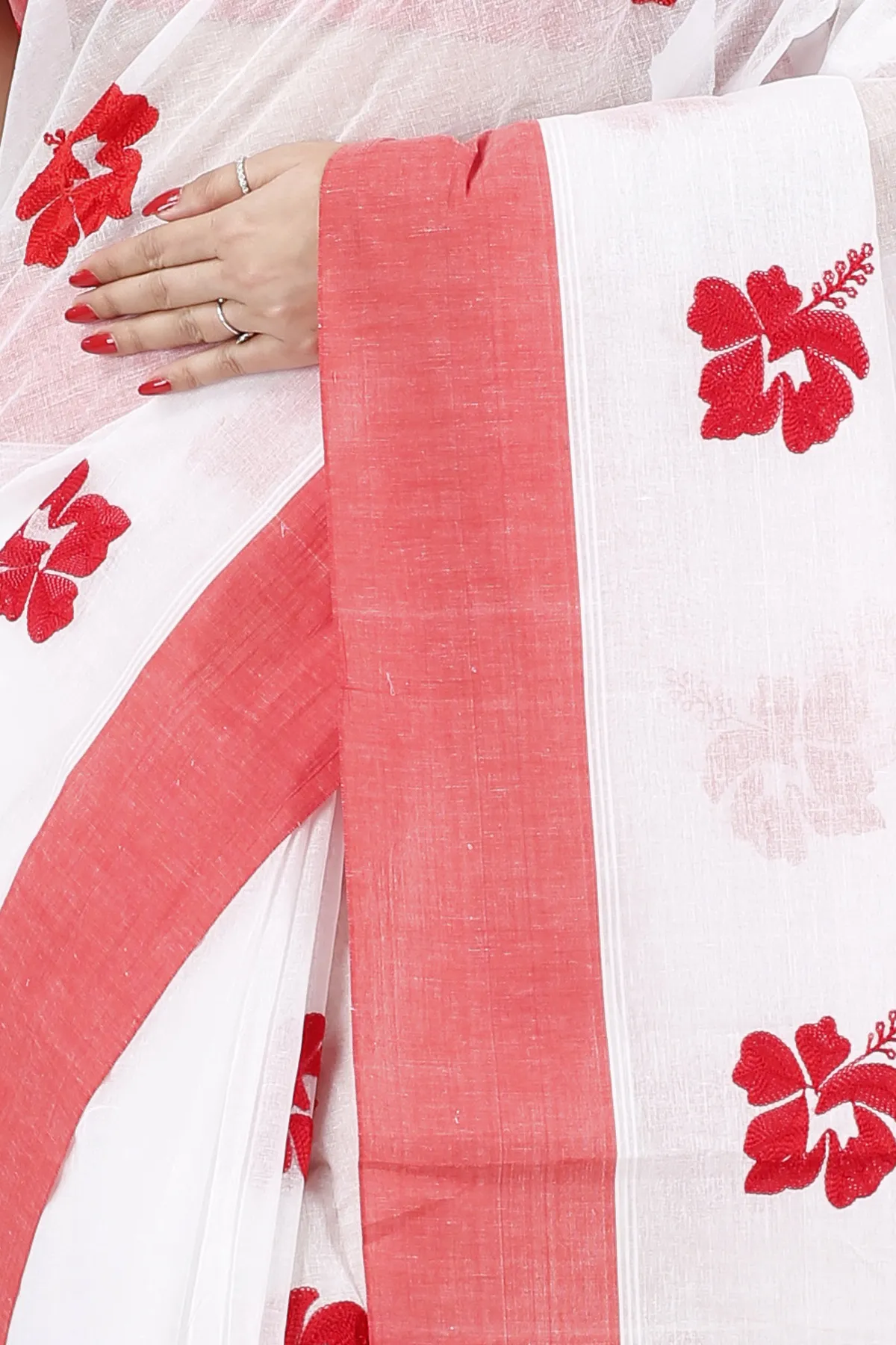 DipDiya Pure Cotton White Red Embi Elu Joba Effortless Tradition Embroidery Tant Sarees
