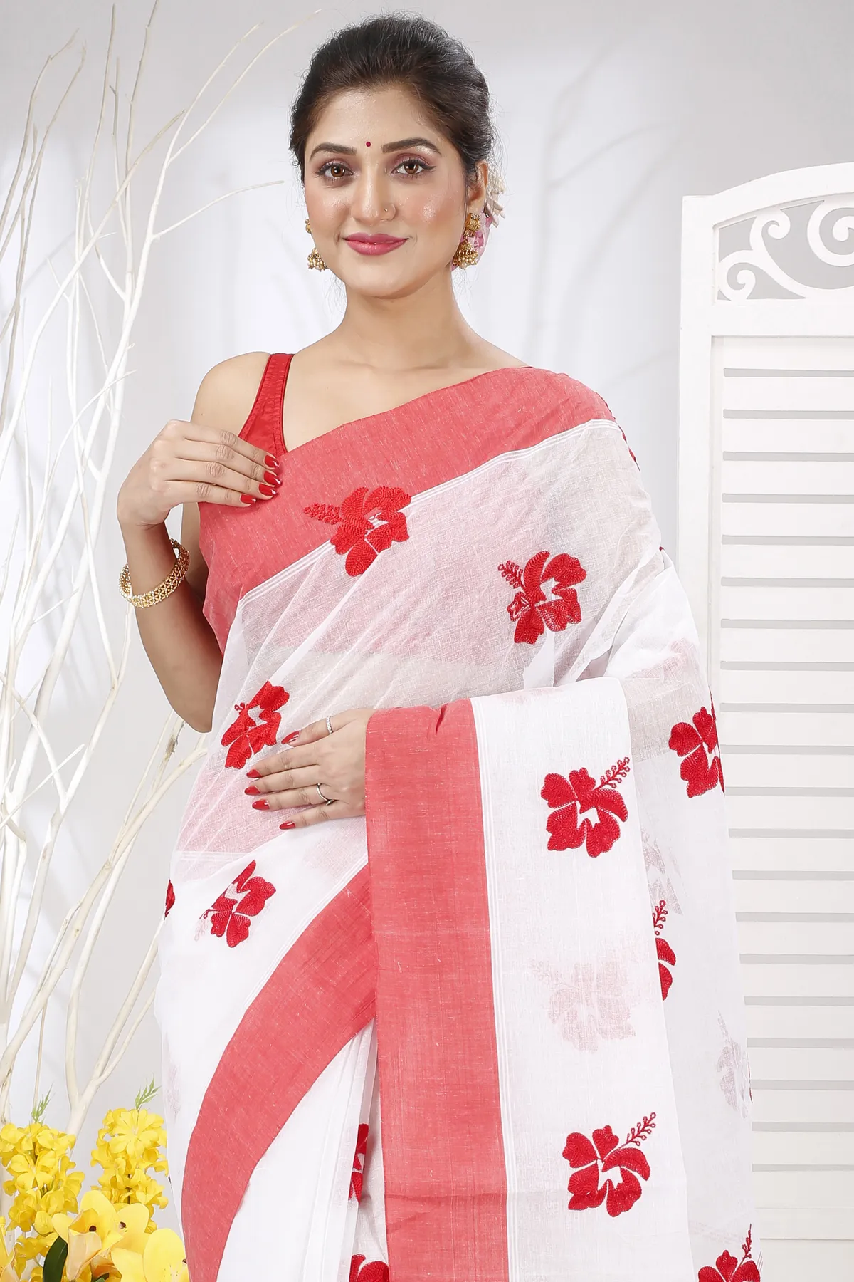 DipDiya Pure Cotton White Red Embi Elu Joba Effortless Tradition Embroidery Tant Sarees
