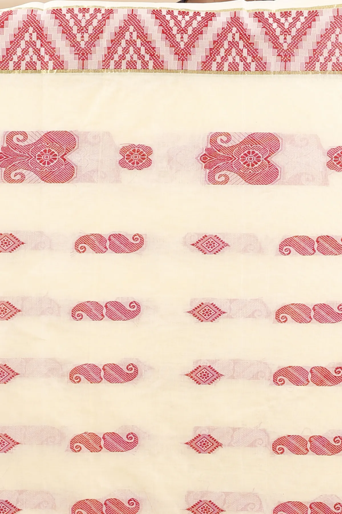 DipDiya Pure Cotton White Red Gargi Crafted in Bengal Tant Sarees