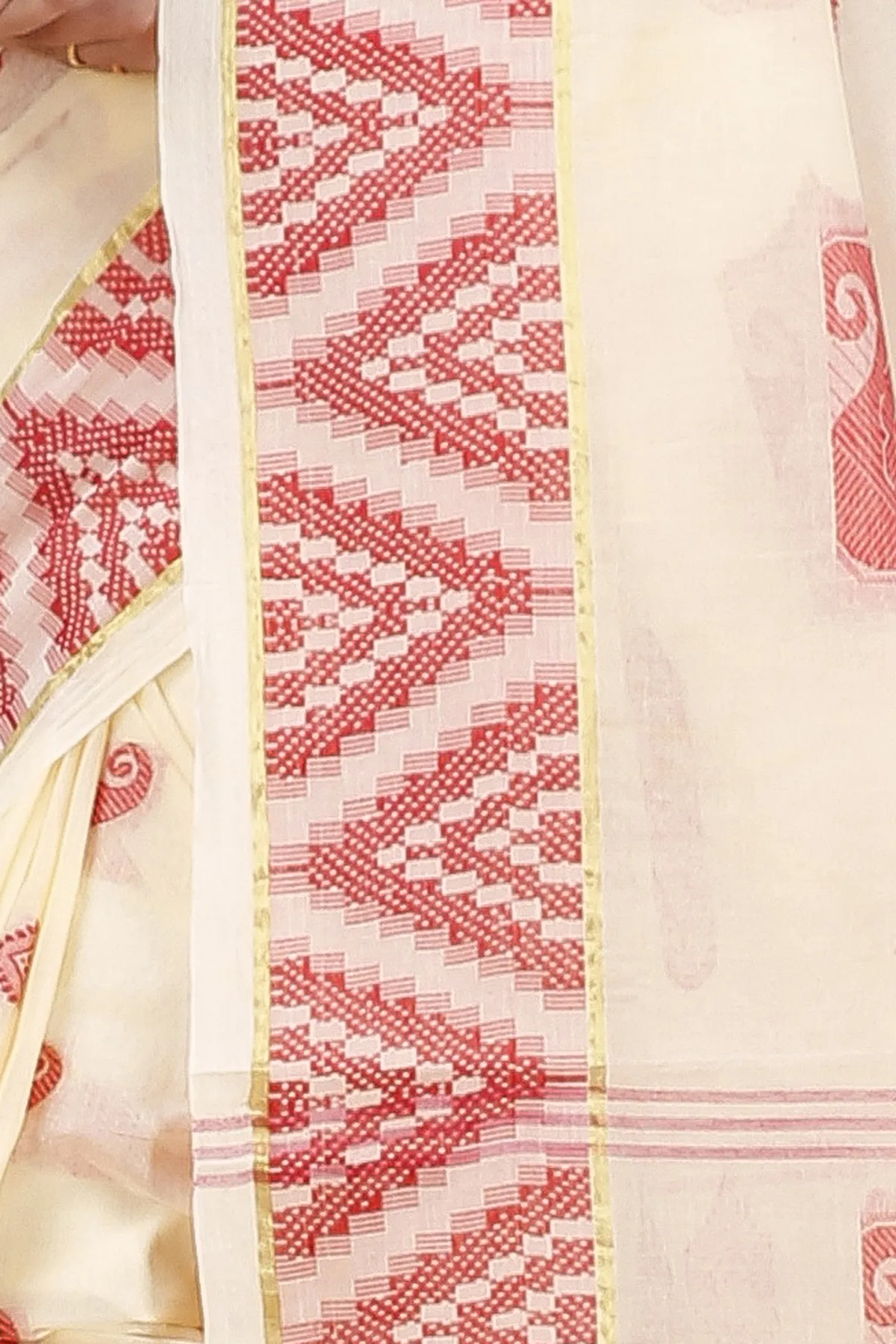 DipDiya Pure Cotton White Red Gargi Crafted in Bengal Tant Sarees