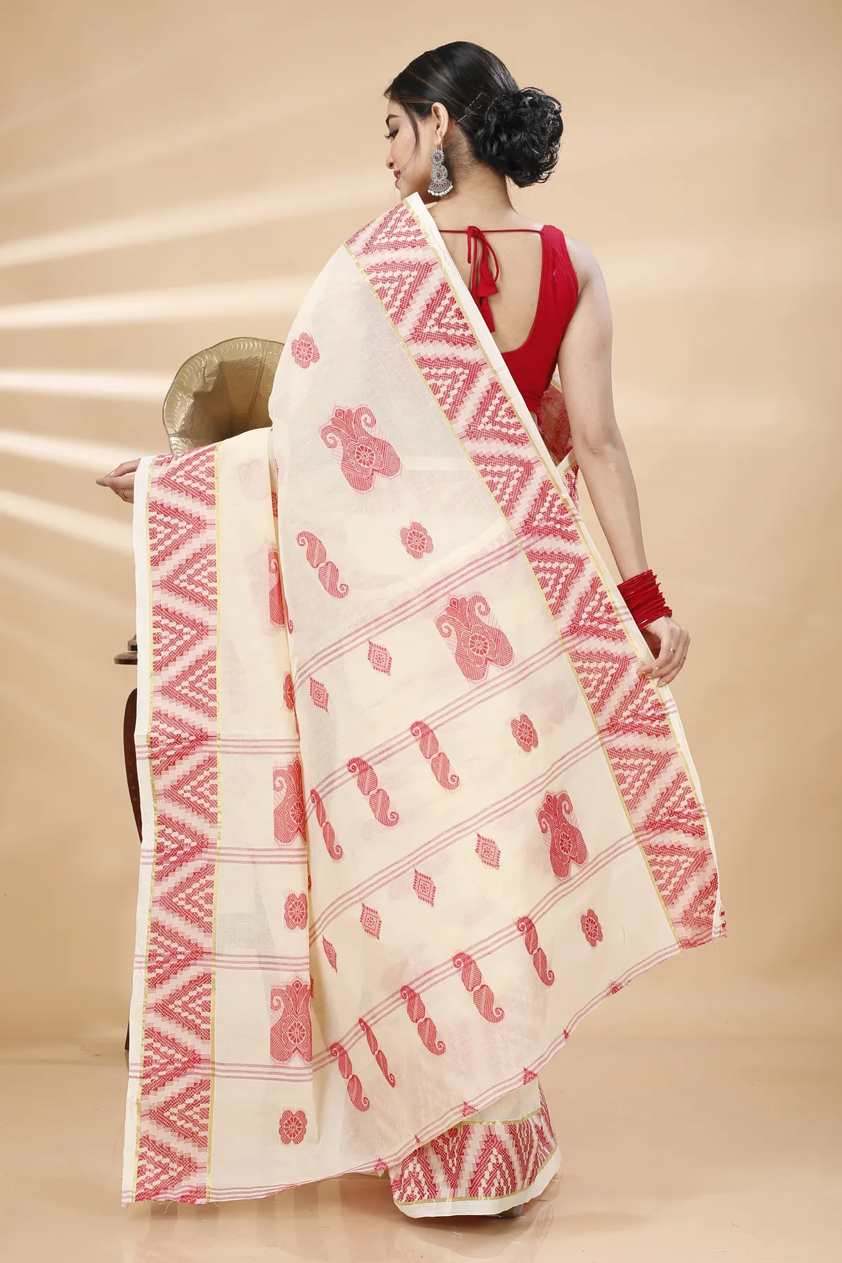 DipDiya Pure Cotton White Red Gargi Crafted in Bengal Tant Sarees