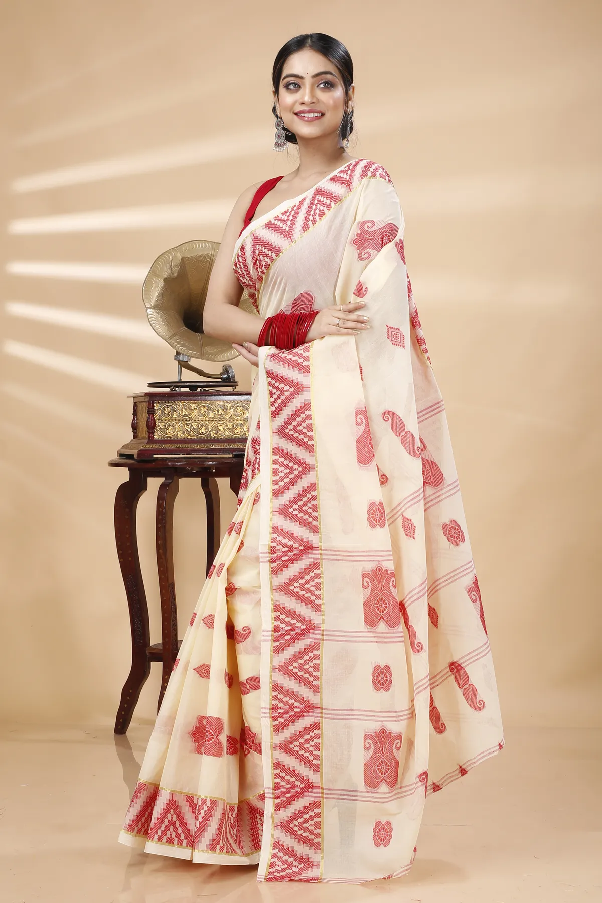 DipDiya Pure Cotton White Red Gargi Crafted in Bengal Tant Sarees