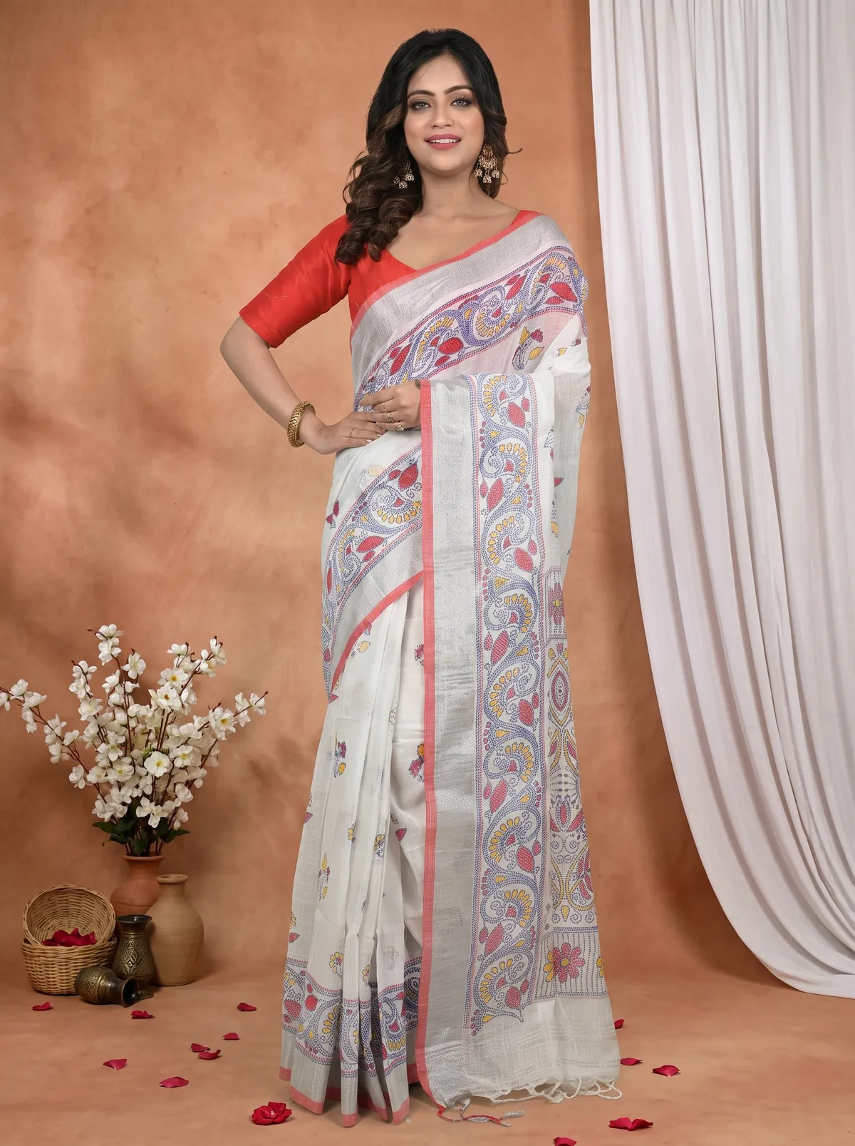 DipDiya Pure Cotton White Red Hiral A Legacy Woven Printed Handloom Sarees