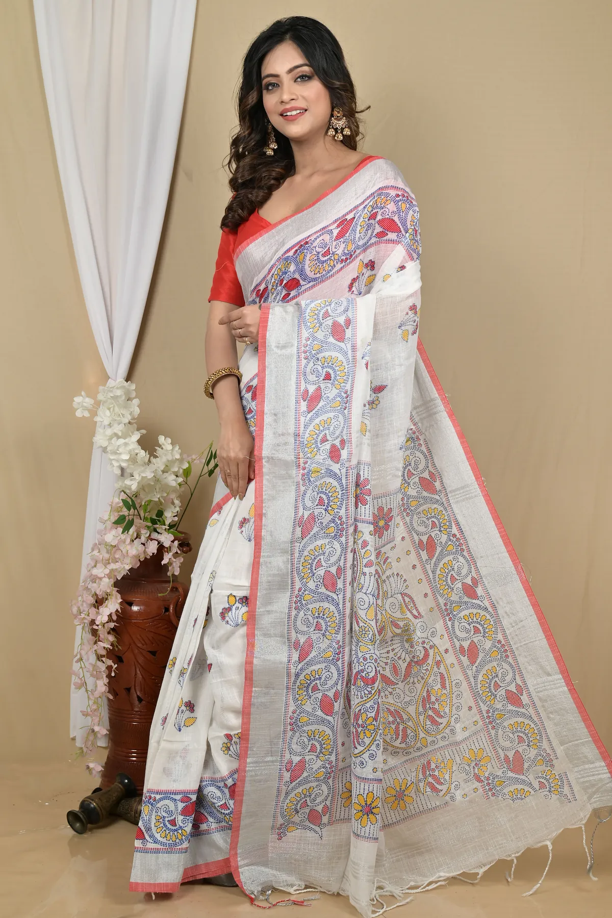 DipDiya Pure Cotton White Red Hiral A Legacy Woven Printed Handloom Sarees