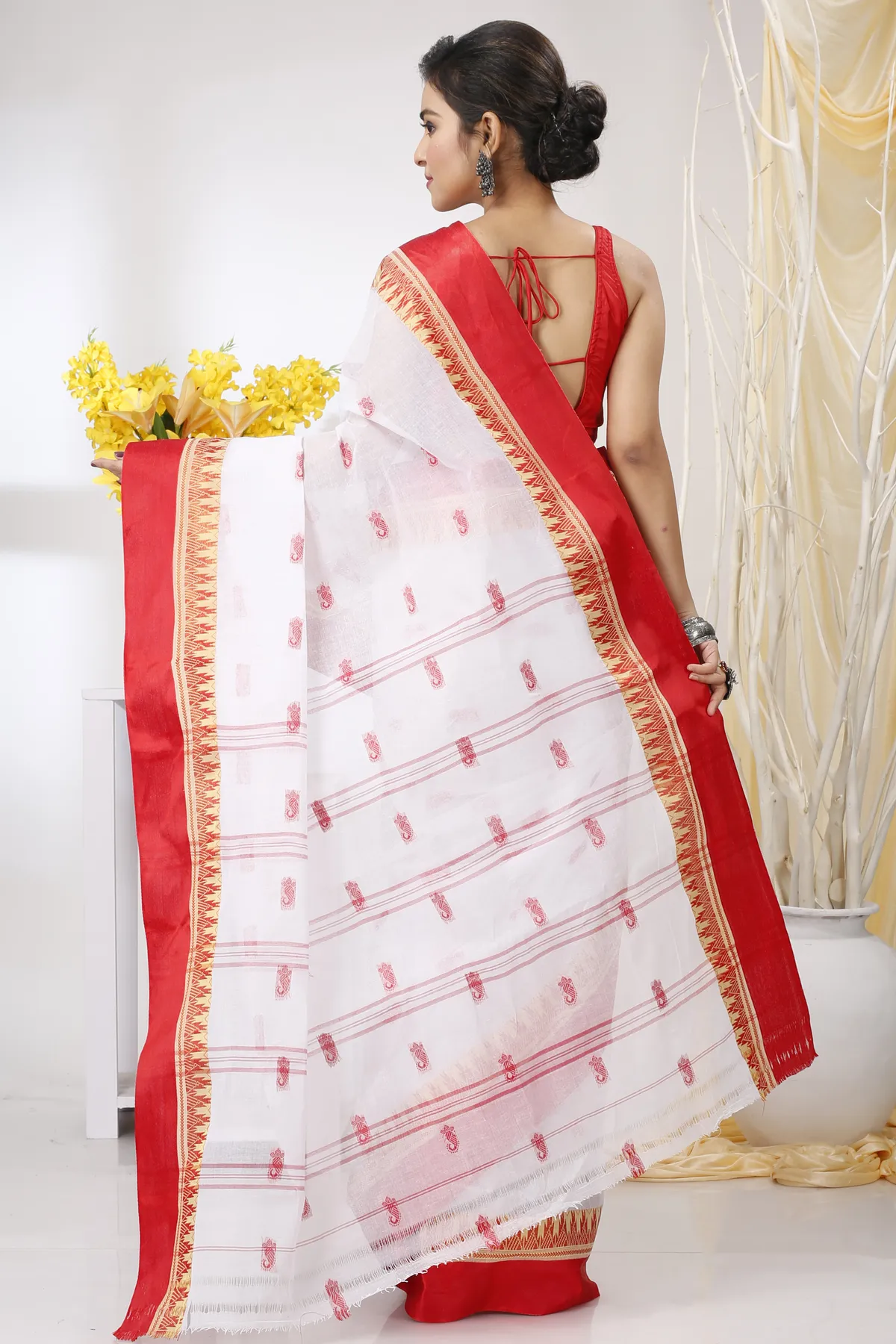 DipDiya Pure Cotton White Red Lagan Heritage Elegance Tant Sarees