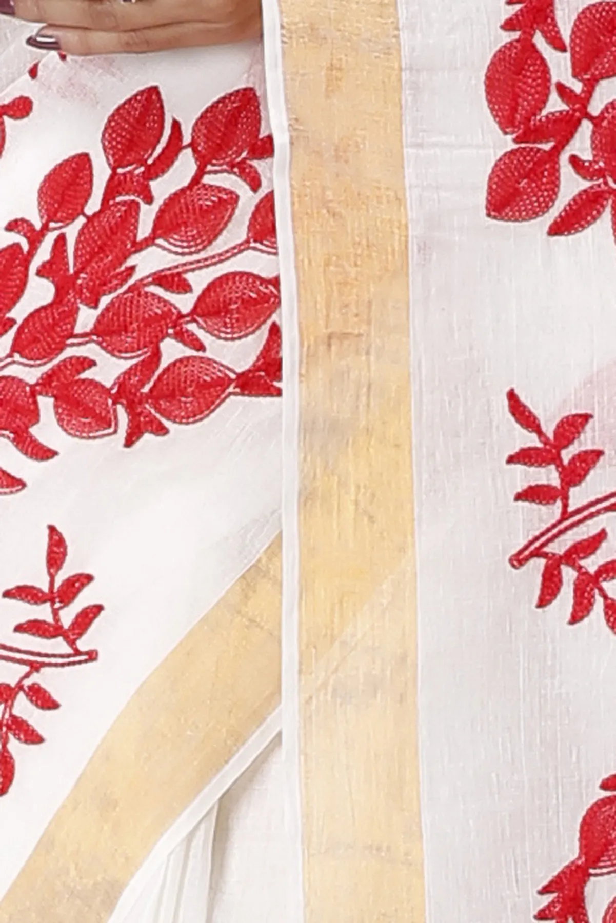 DipDiya Pure Cotton White Red Leo Tradition in Every Thread Embroidery Tant Sarees