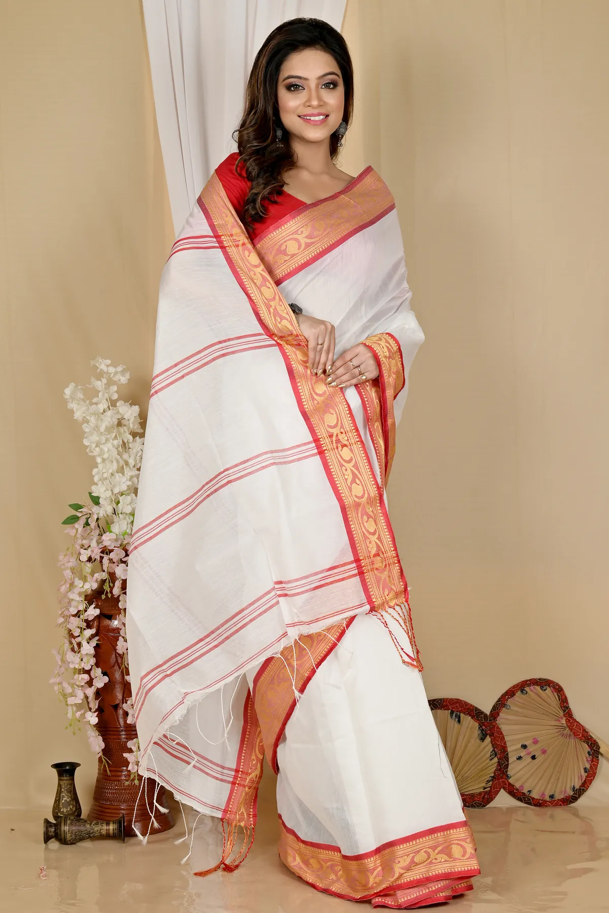 DipDiya Pure Cotton White Red Nova Crafted in Bengal Handloom Sarees
