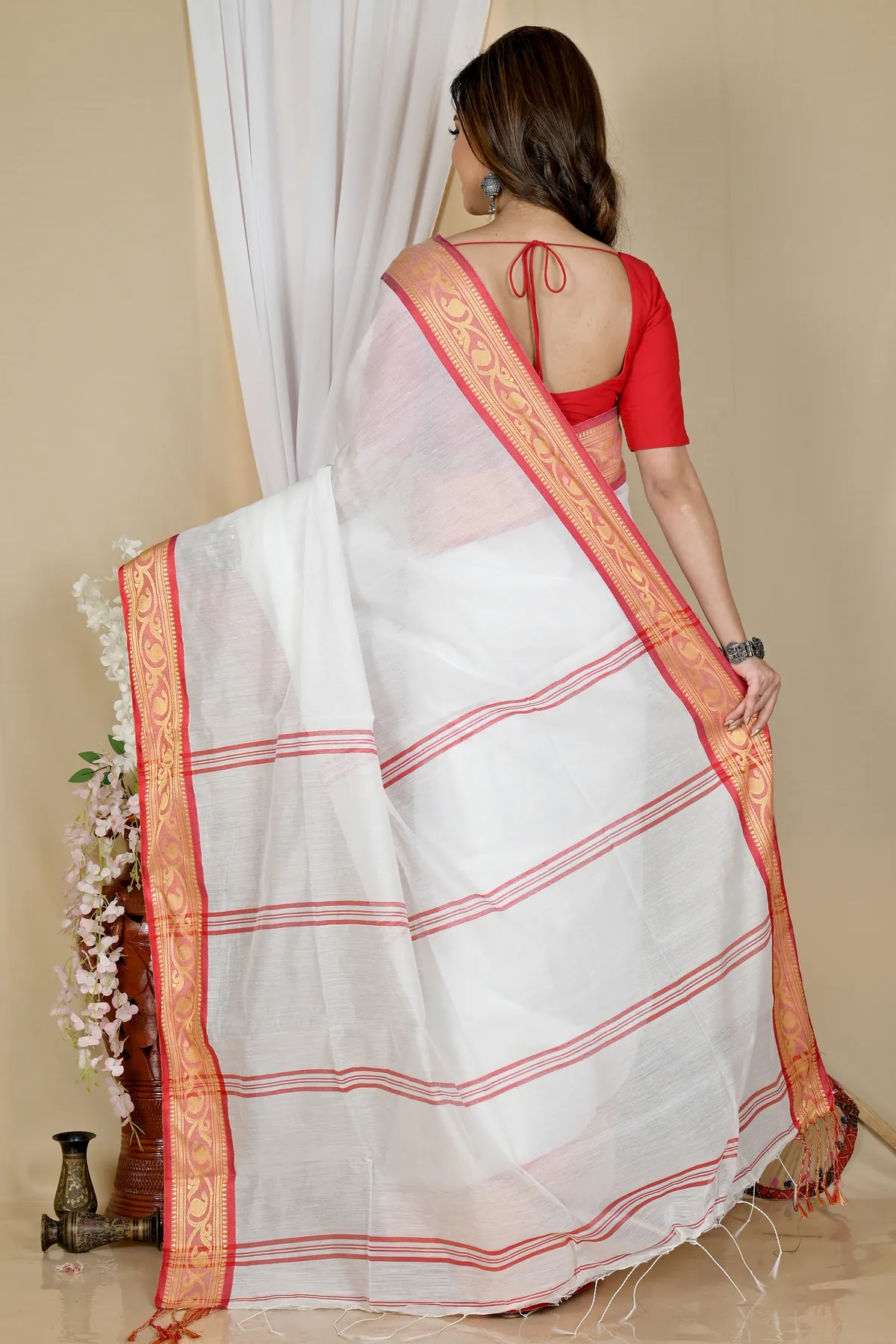 DipDiya Pure Cotton White Red Nova Crafted in Bengal Handloom Sarees