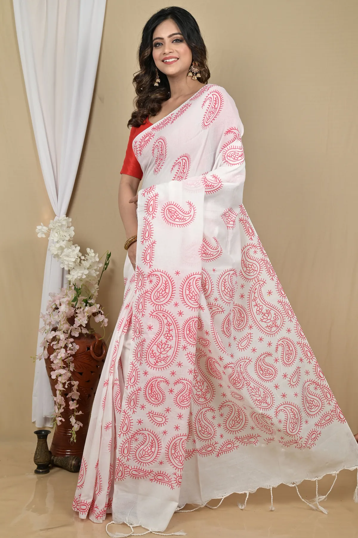 DipDiya Pure Cotton White Red Pinal Handloom Heritage Printed Handloom Sarees