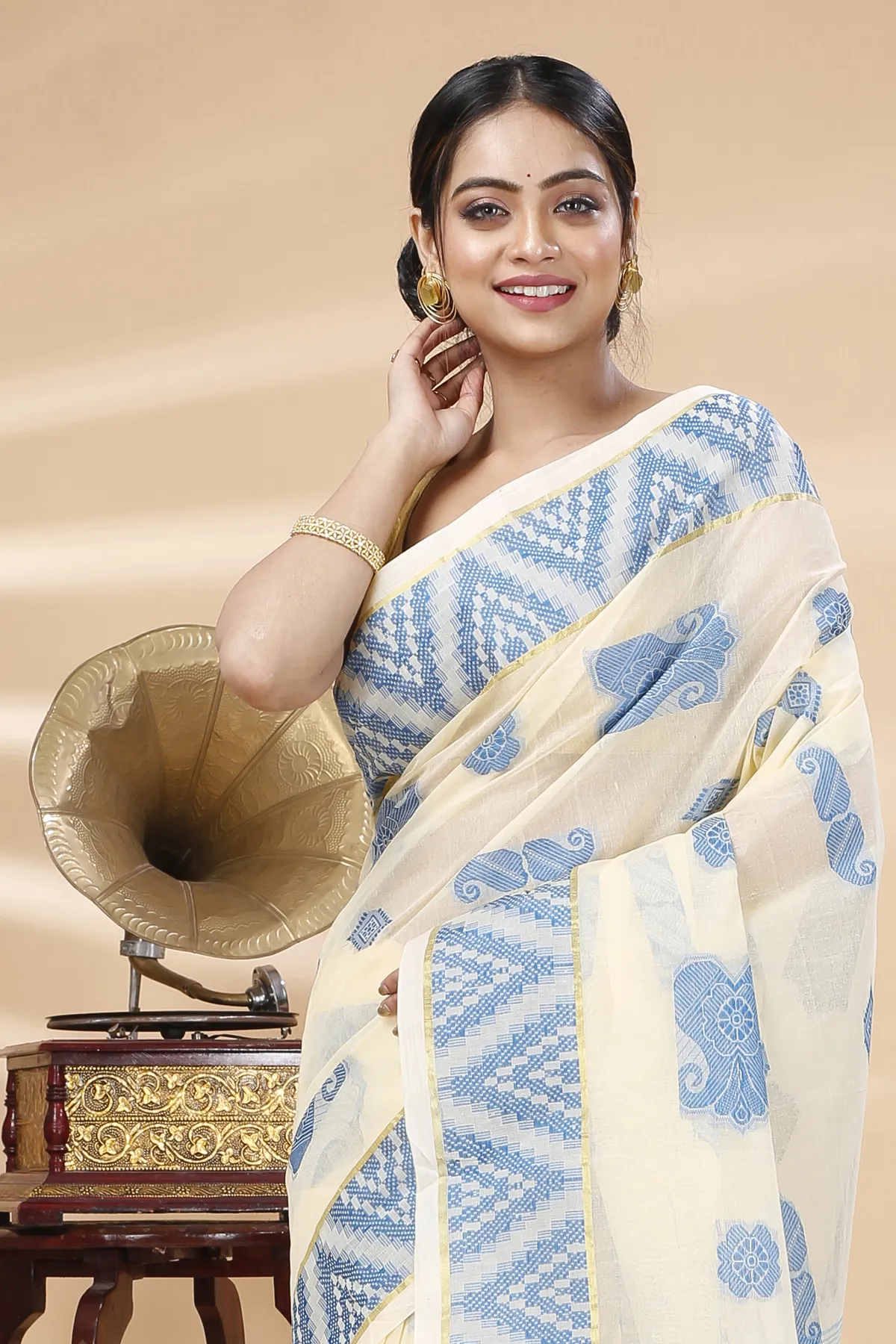 DipDiya Pure Cotton White Sky Blue Gargi Crafted by Artisans Tant Sarees