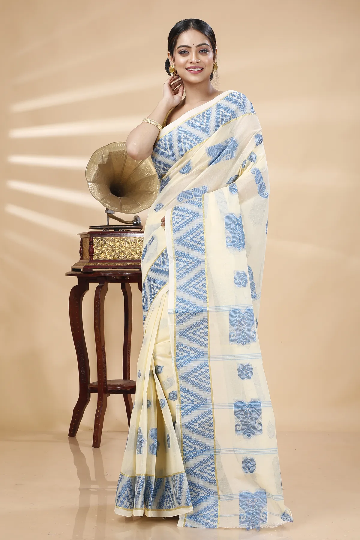 DipDiya Pure Cotton White Sky Blue Gargi Crafted by Artisans Tant Sarees