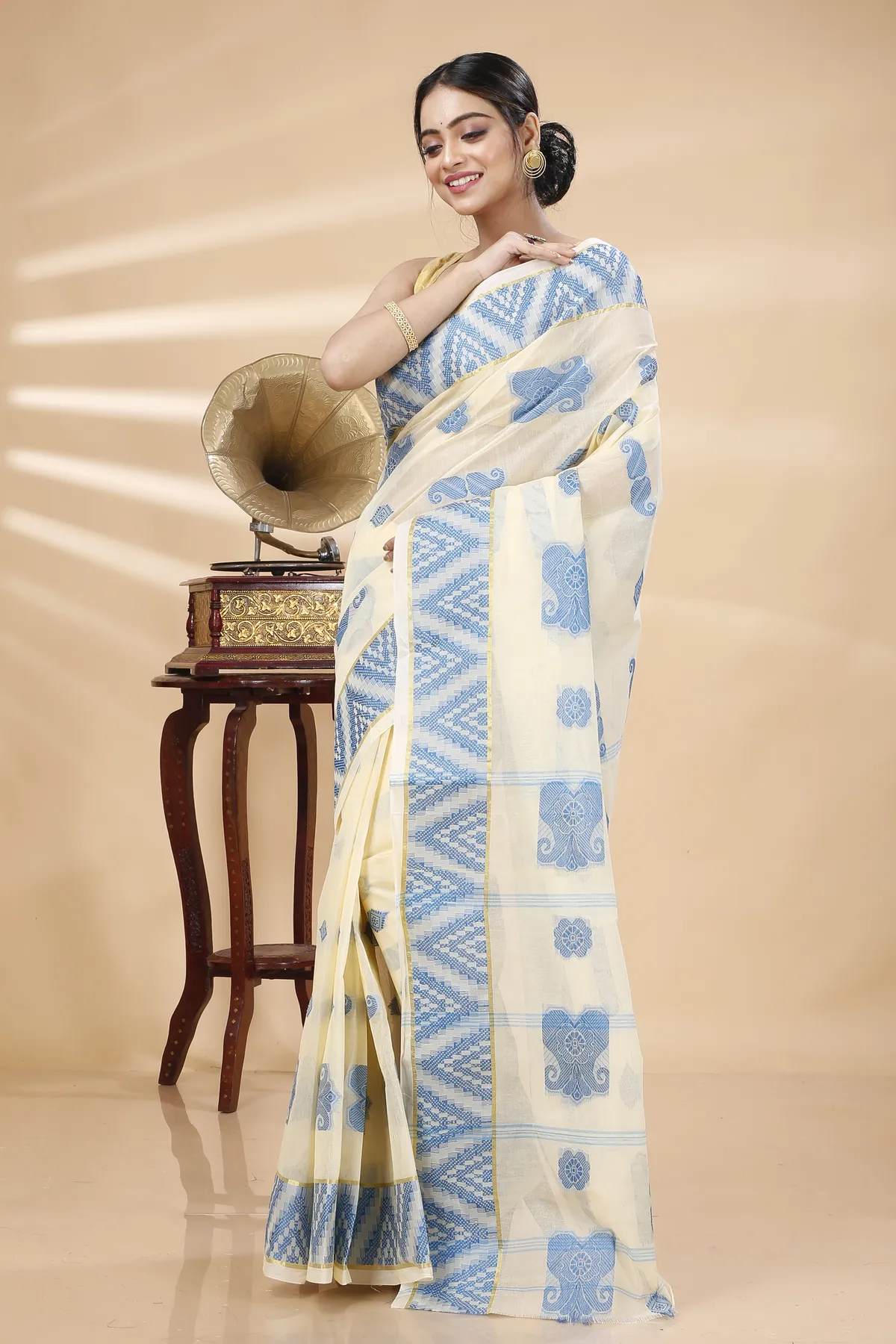 DipDiya Pure Cotton White Sky Blue Gargi Crafted by Artisans Tant Sarees