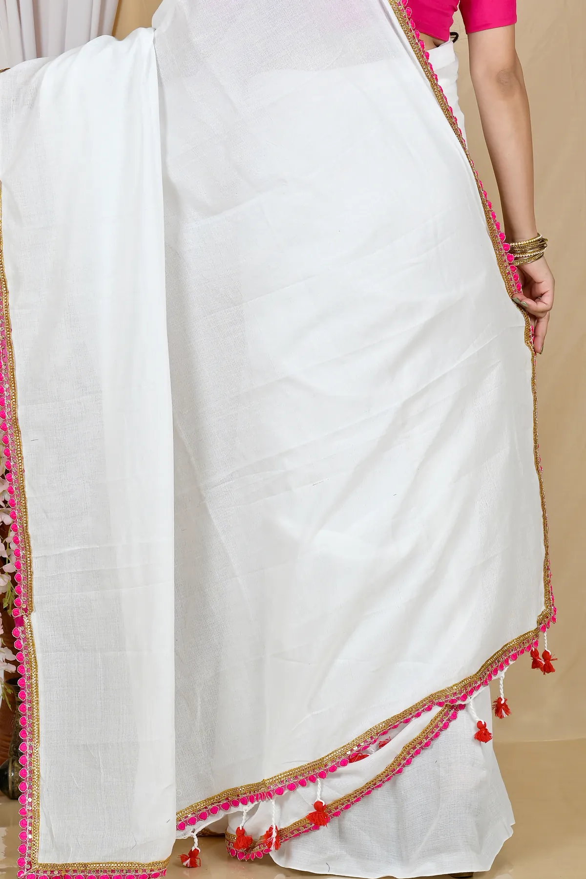 DipDiya Pure Cotton White Thanli Artisan Crafted Handloom Sarees