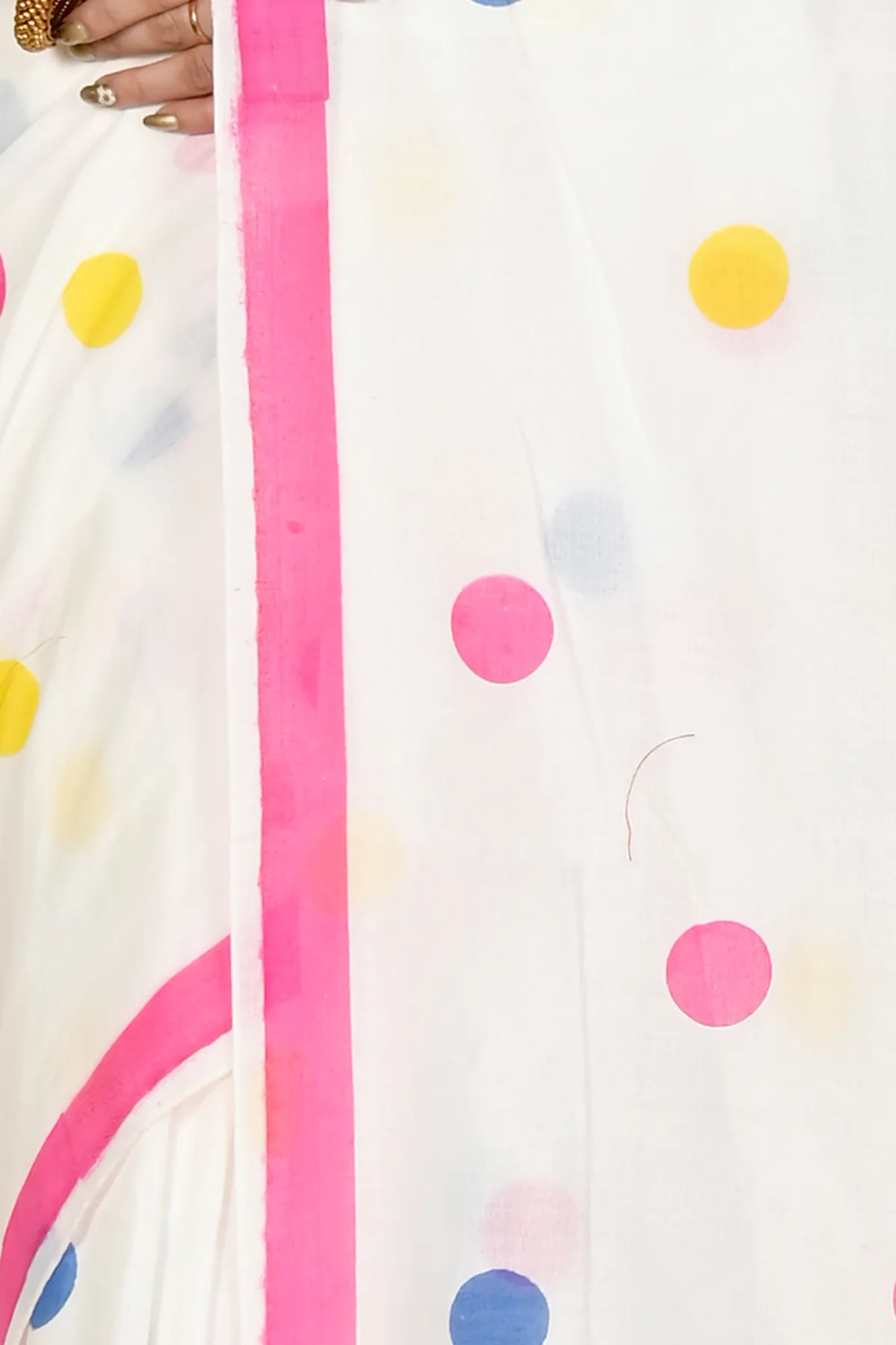 DipDiya Pure Cotton White Tip Elegance in Every Weave Handloom Sarees