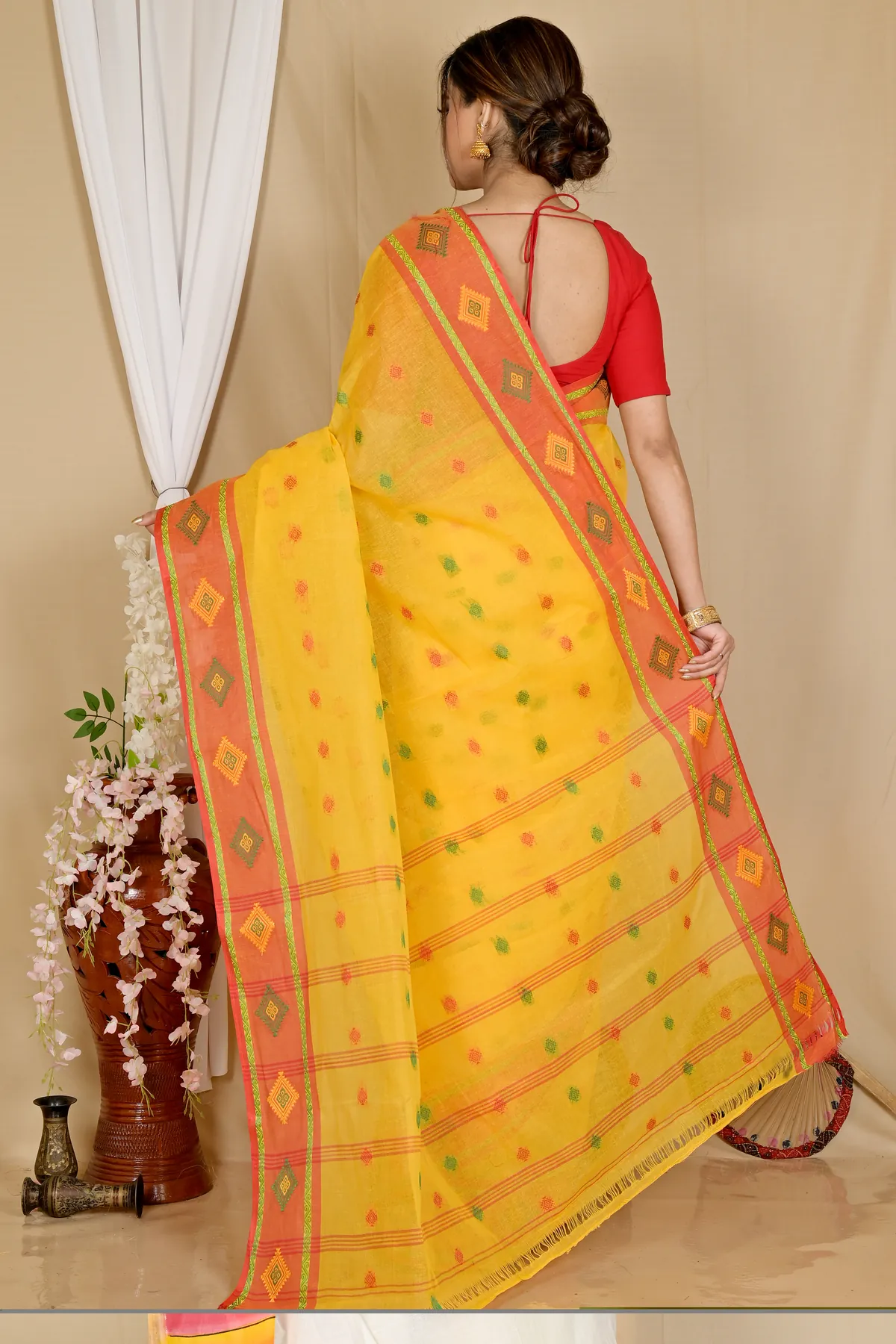 DipDiya Pure Cotton Yellow Apula Handloom Heritage Tant Sarees