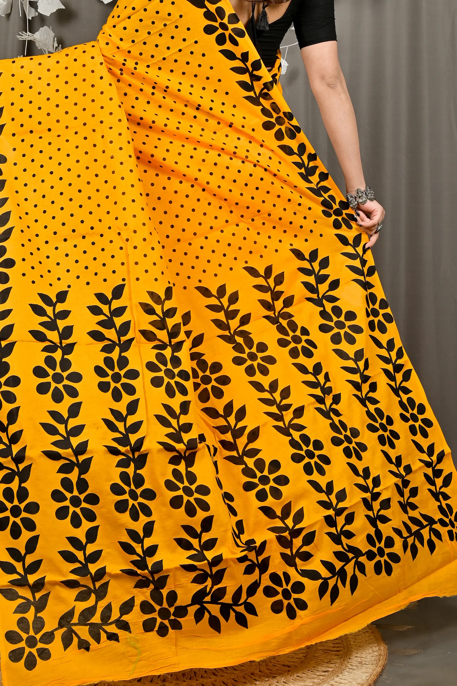 DipDiya Pure Cotton Yellow Febuitwo Classic Bengali Printed Handloom Sarees