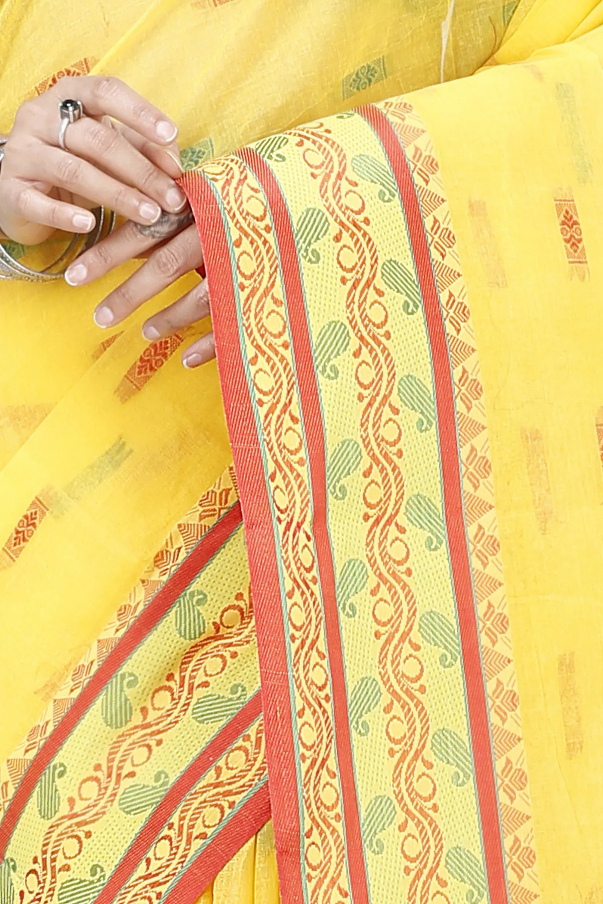 DipDiya Pure Cotton Yellow Gayatri Elegance in Every Weave Tant Sarees