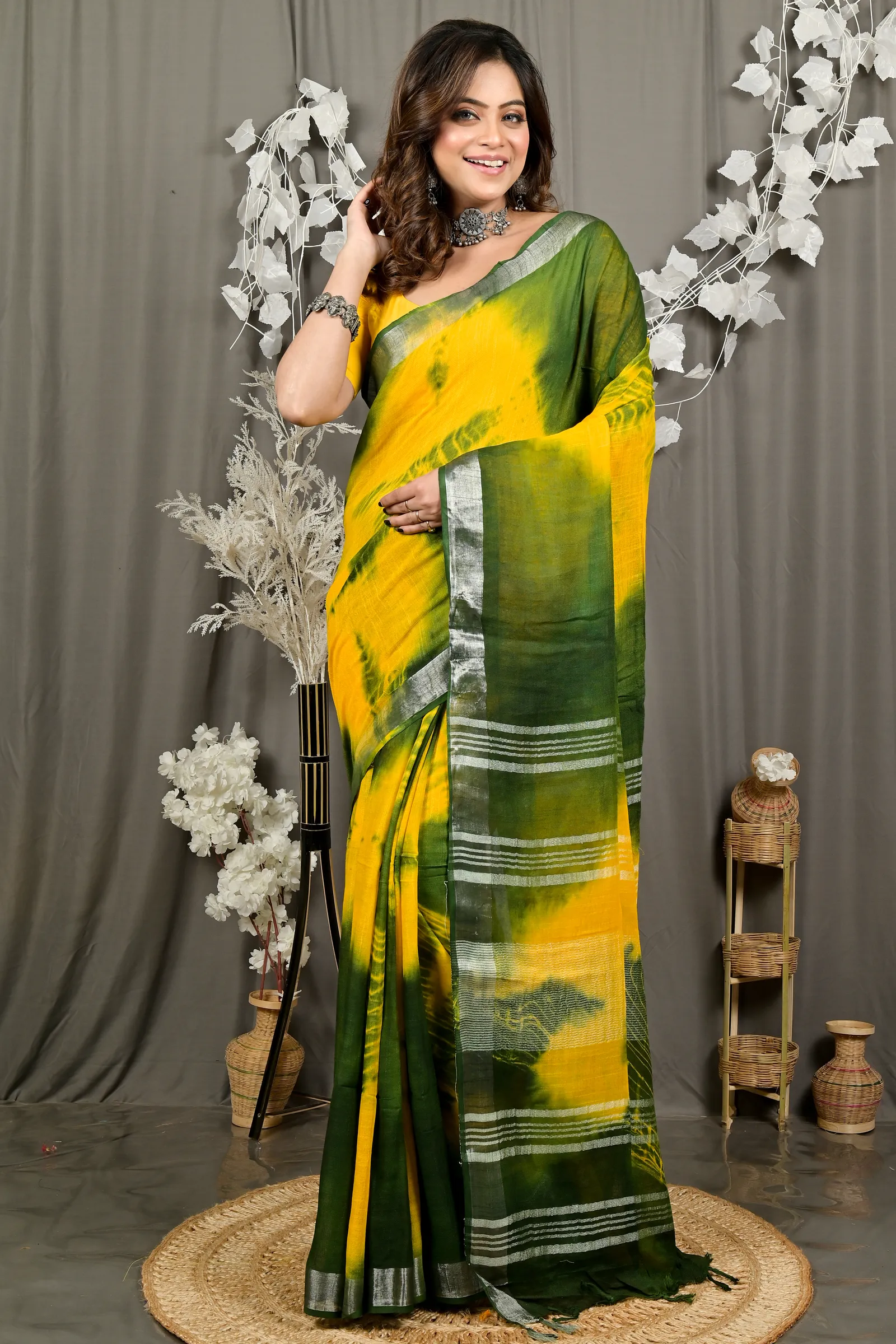 DipDiya Pure Cotton Yellow Green Finui Regal Bengali Handloom Sarees