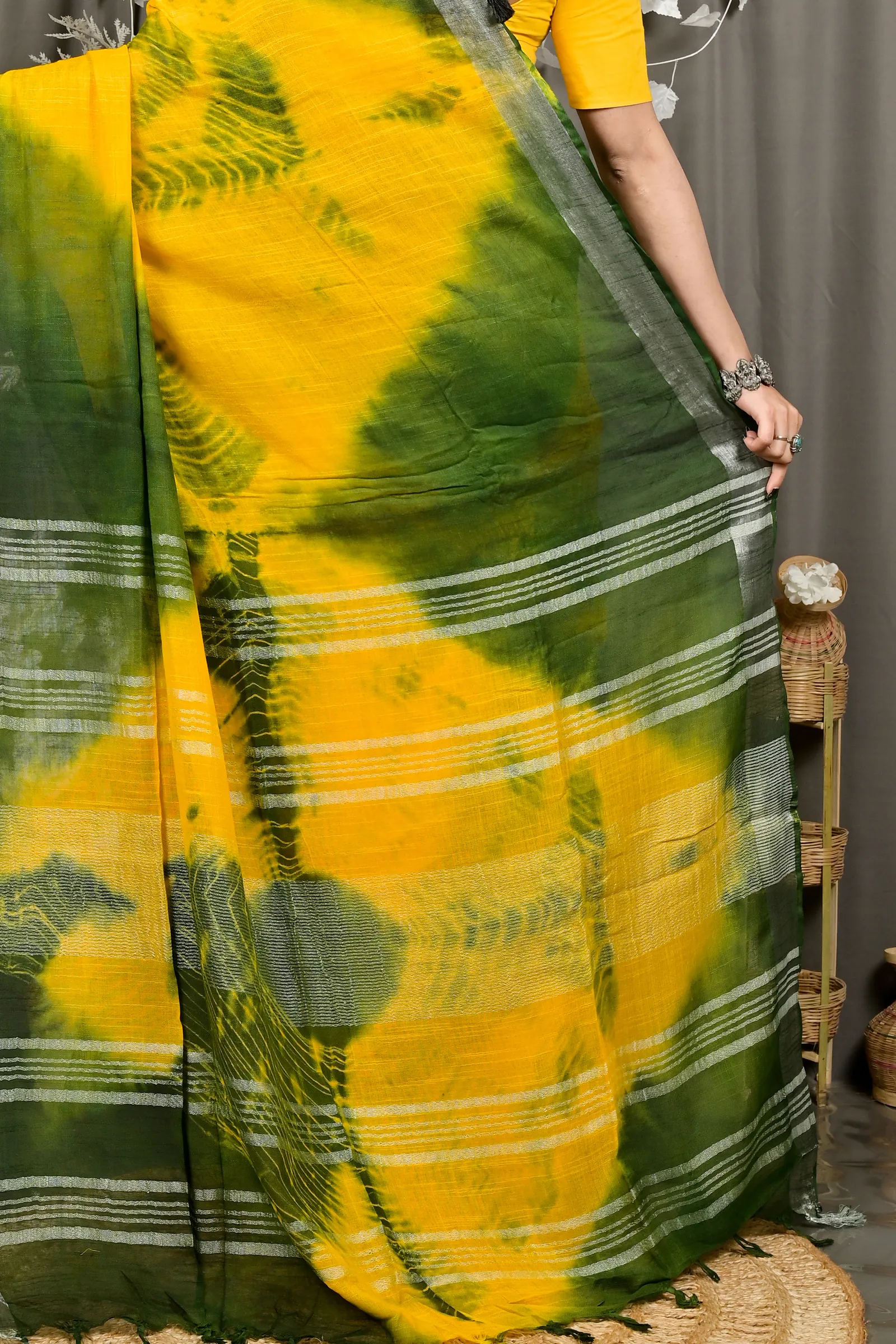 DipDiya Pure Cotton Yellow Green Finui Regal Bengali Handloom Sarees