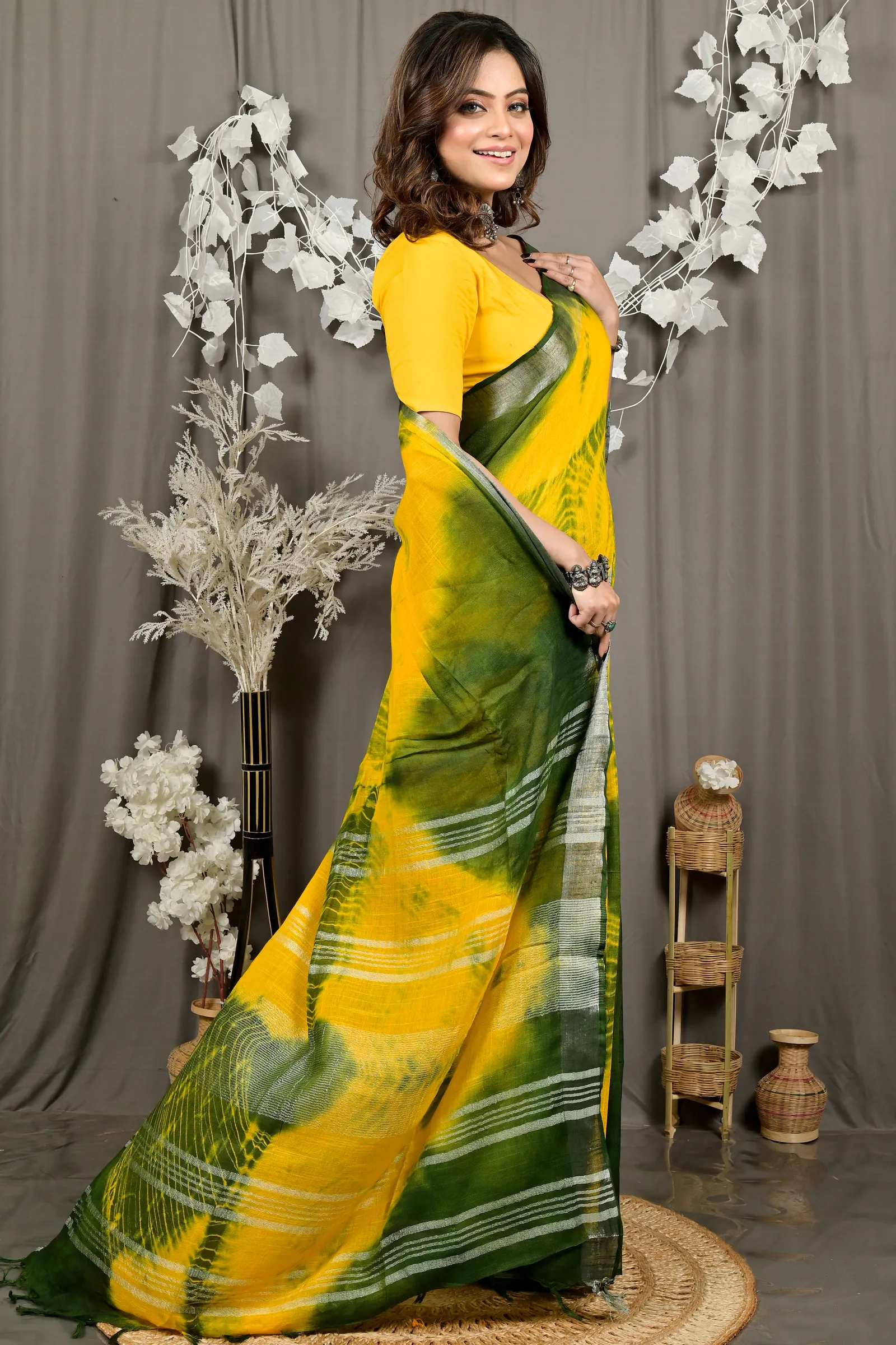 DipDiya Pure Cotton Yellow Green Finui Regal Bengali Handloom Sarees