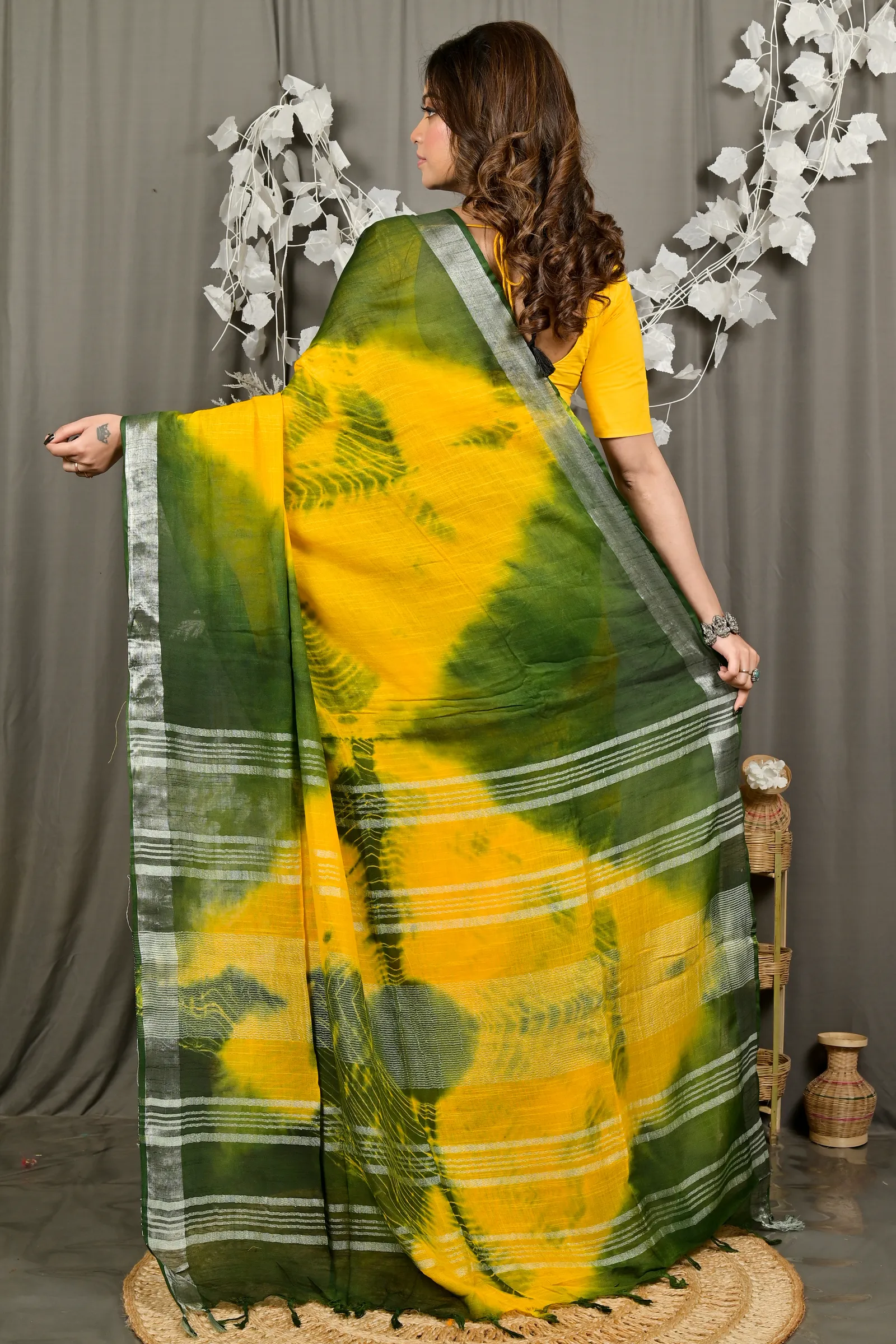 DipDiya Pure Cotton Yellow Green Finui Regal Bengali Handloom Sarees