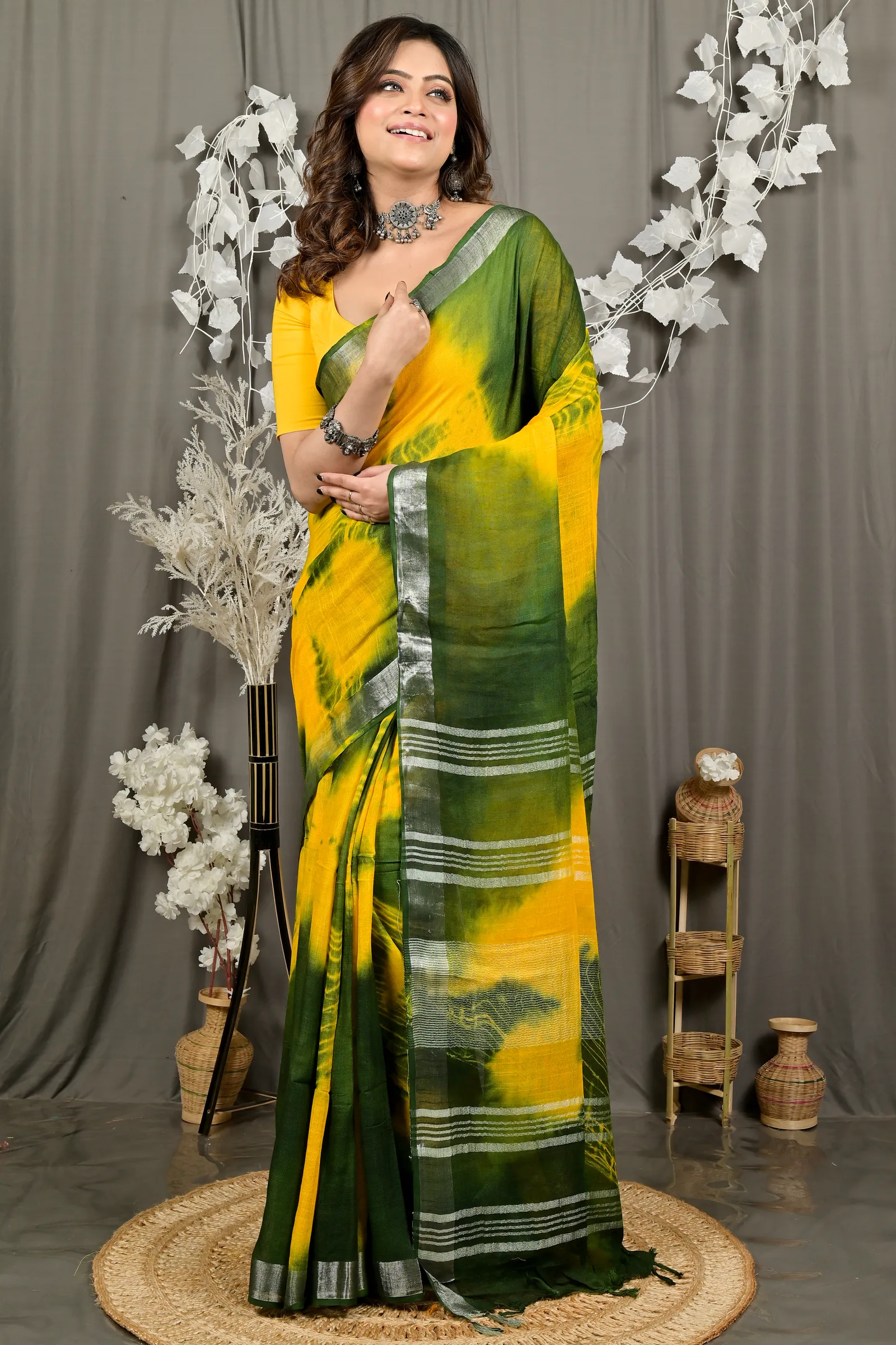 DipDiya Pure Cotton Yellow Green Finui Regal Bengali Handloom Sarees
