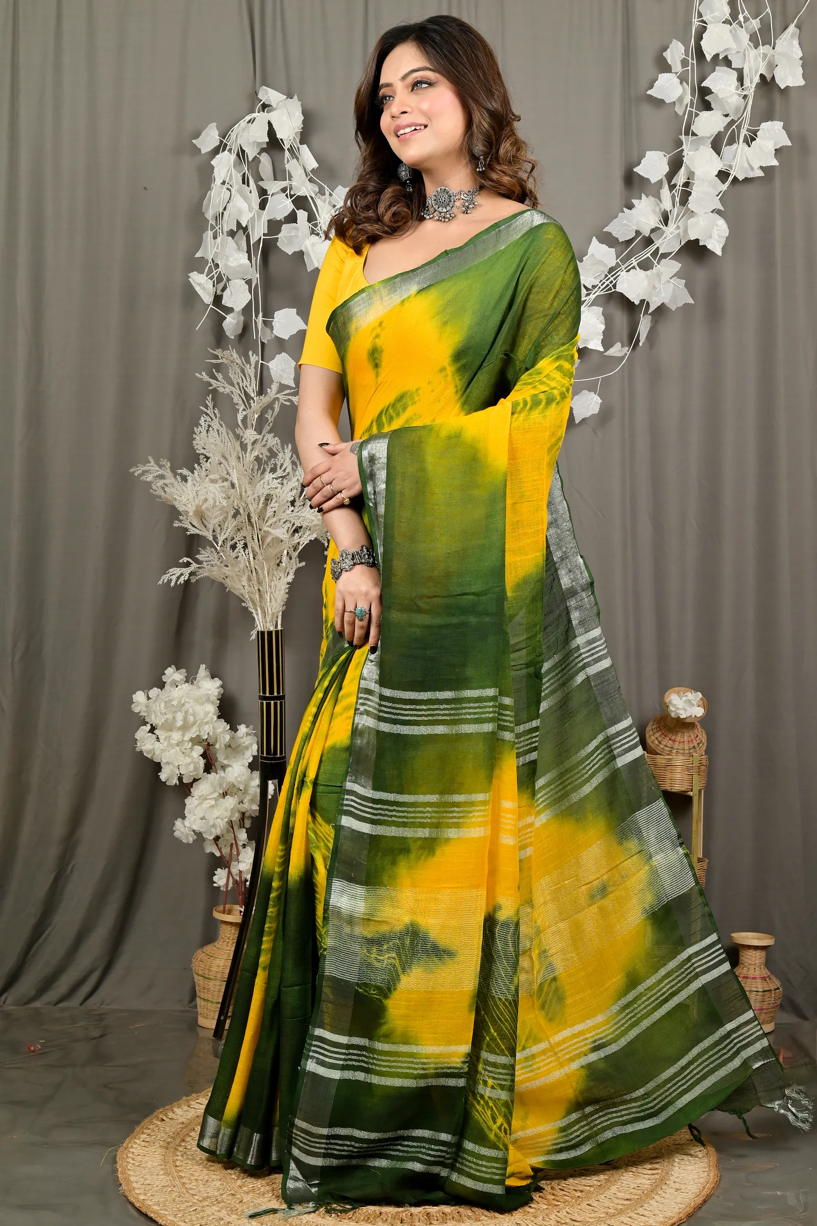 DipDiya Pure Cotton Yellow Green Finui Regal Bengali Handloom Sarees